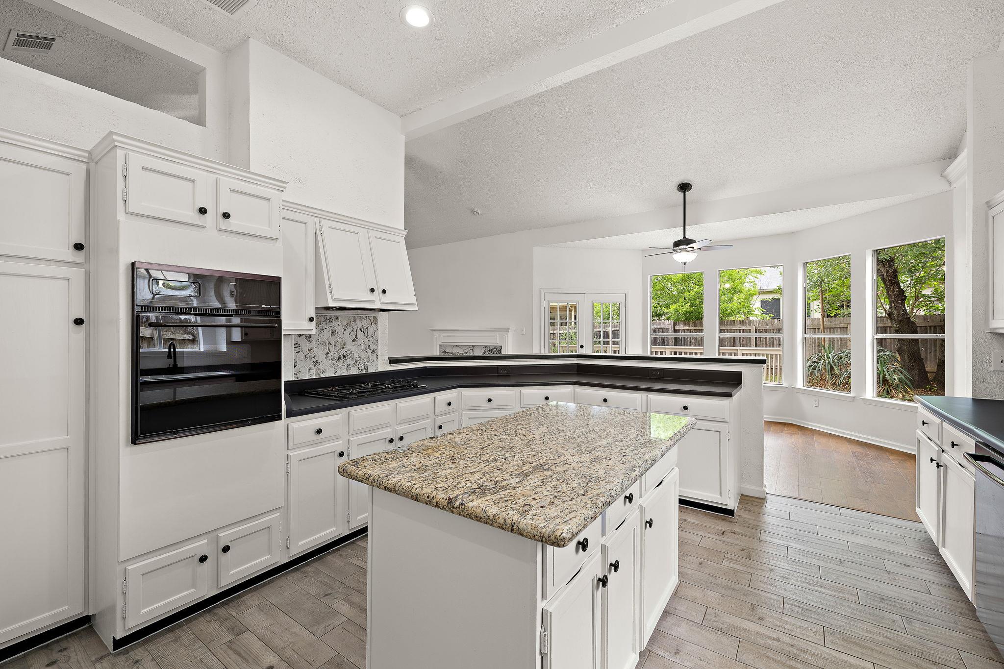 12409 HUNTERS CHASE Dr, Austin, TX 78729