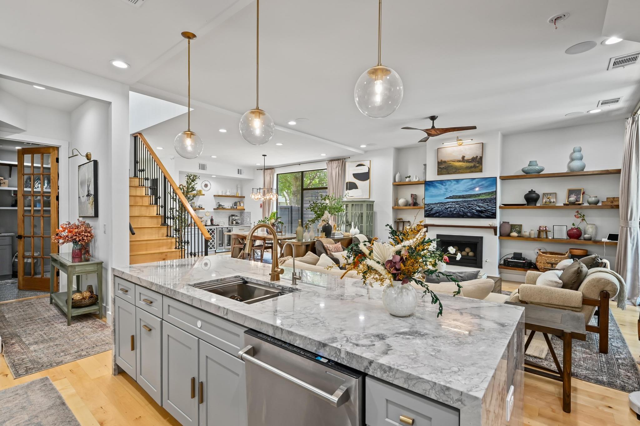 7810 Hardy Dr, Austin, TX 78757