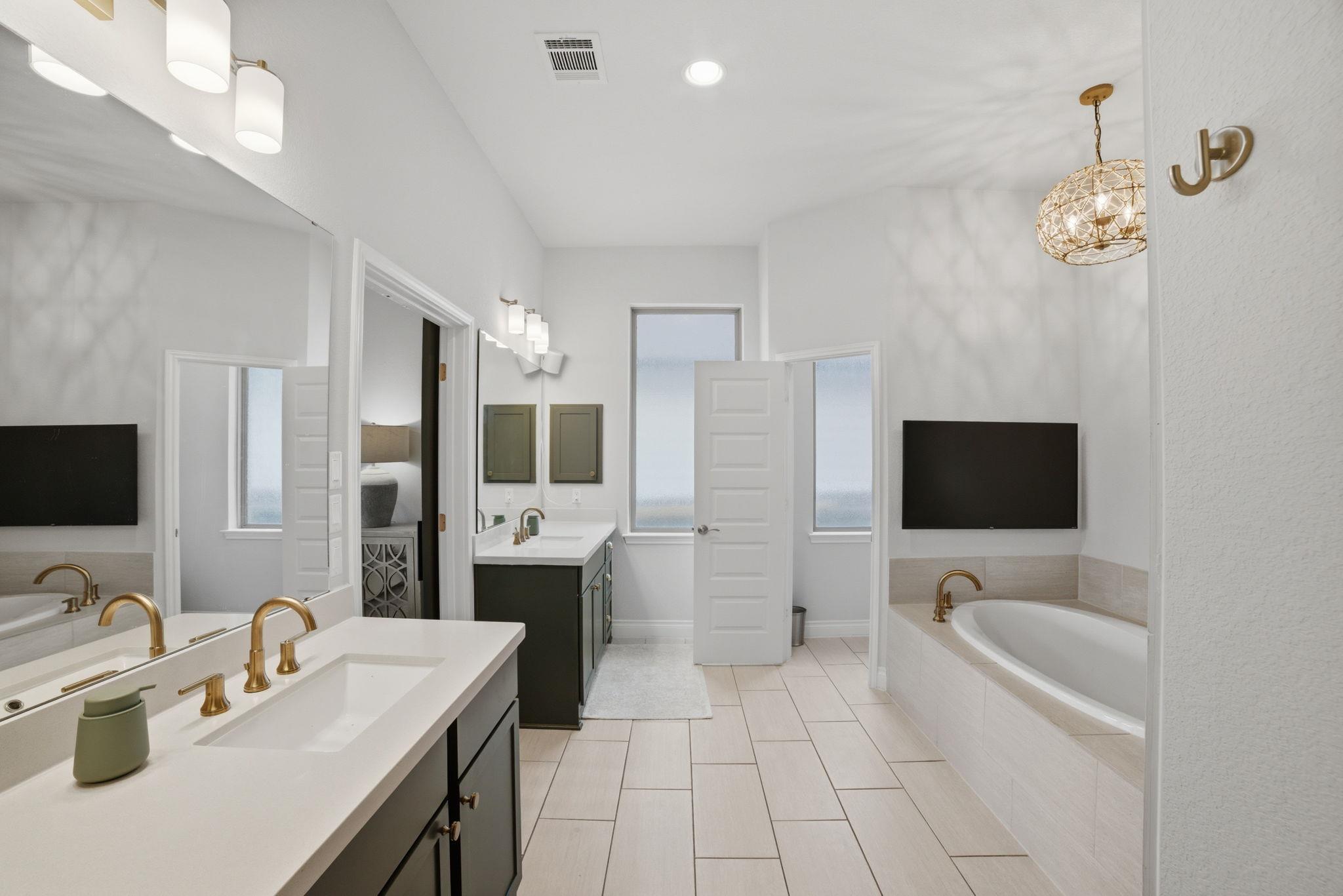 924 Hornsby Holw, Leander, TX 78641