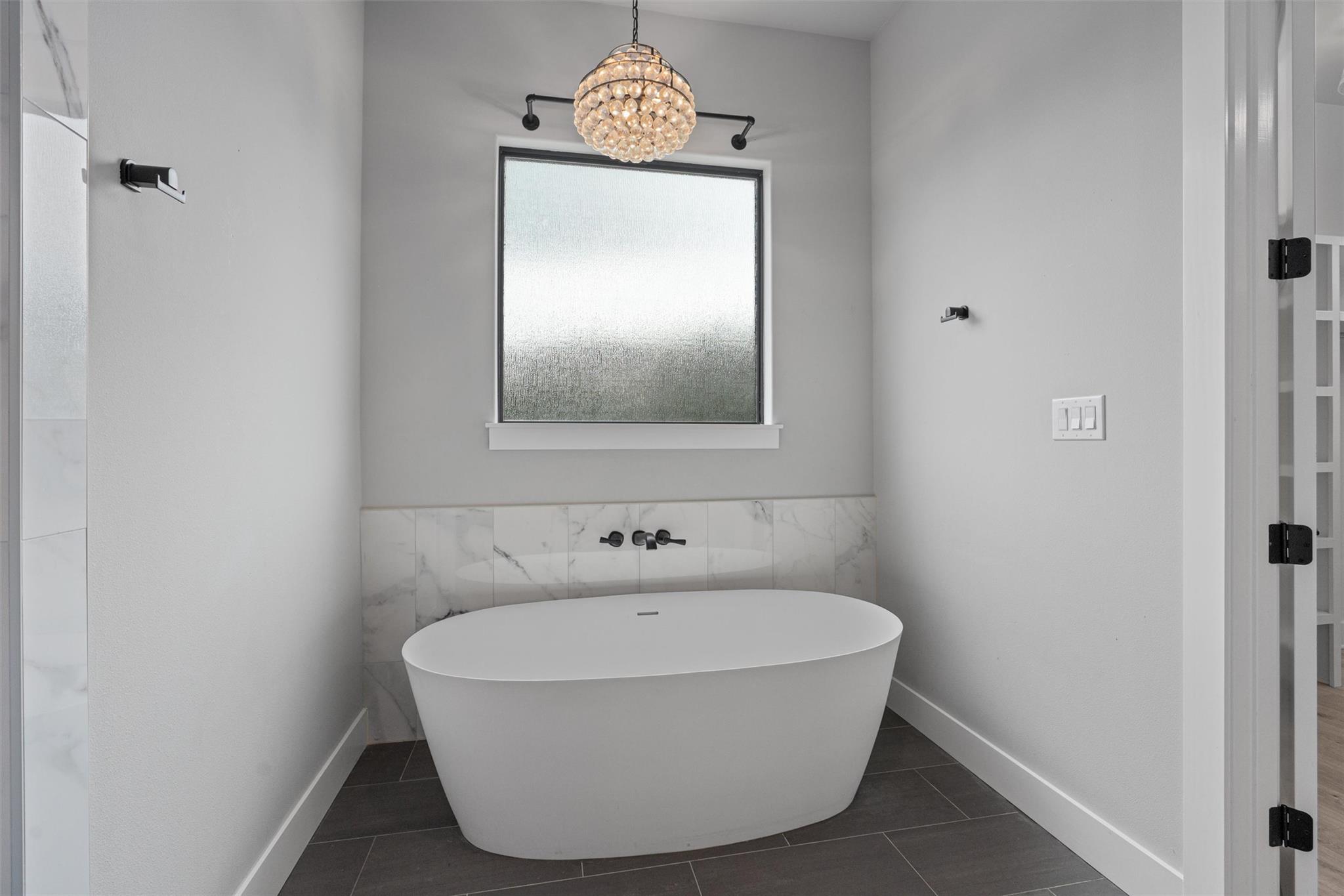 17621 Hunters Holw, Jonestown, TX 78645