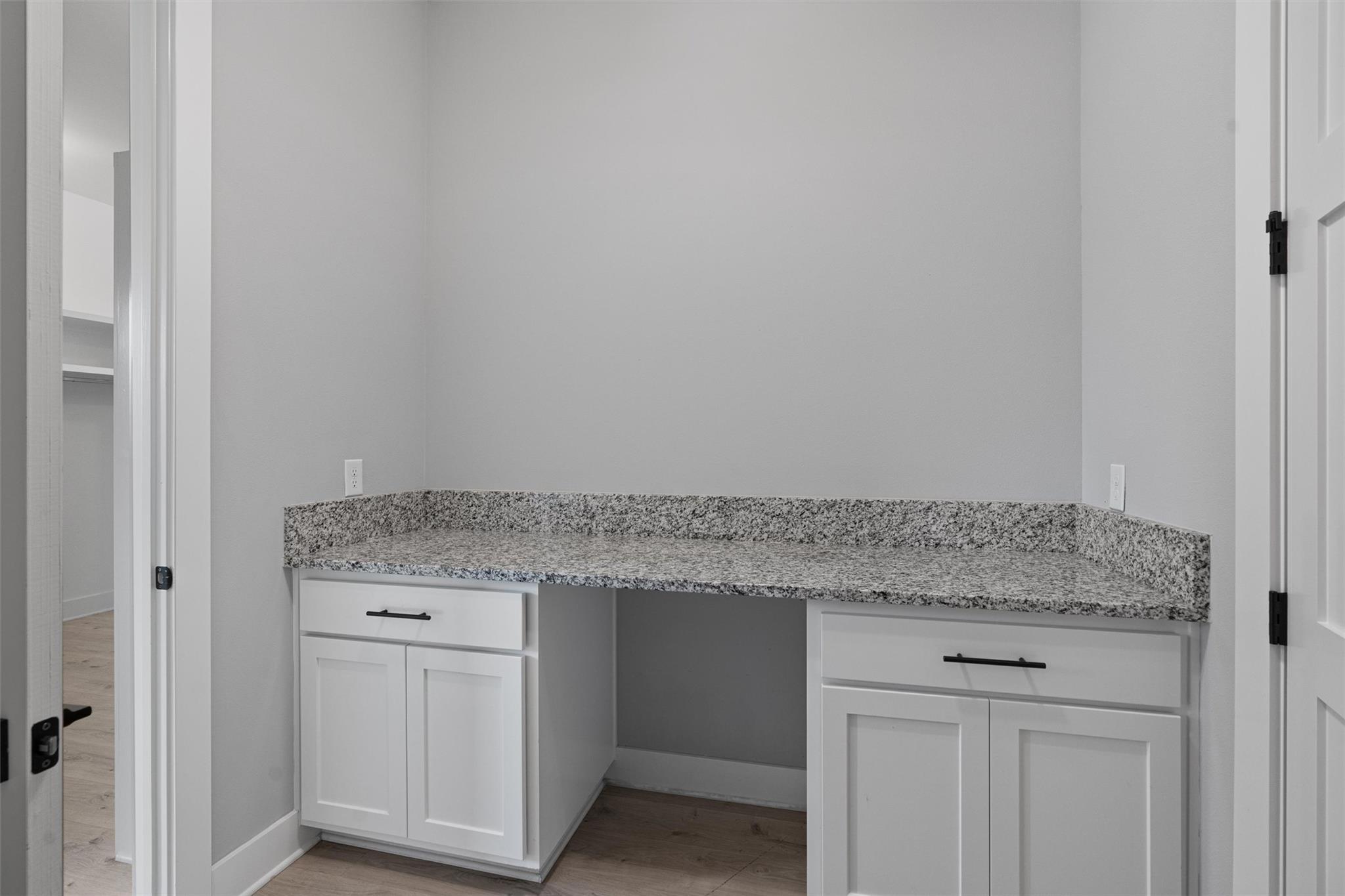 17621 Hunters Holw, Jonestown, TX 78645