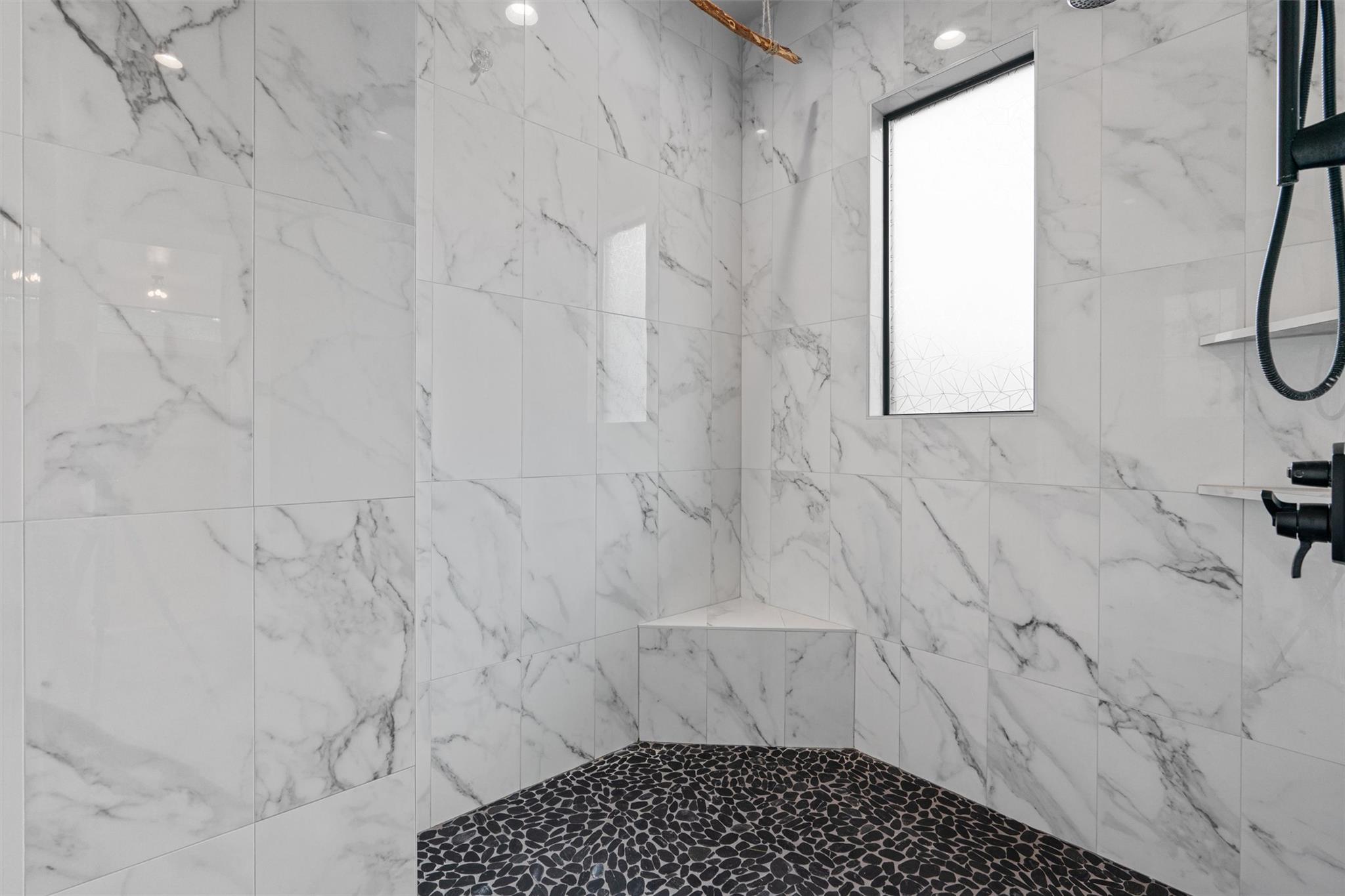 17621 Hunters Holw, Jonestown, TX 78645