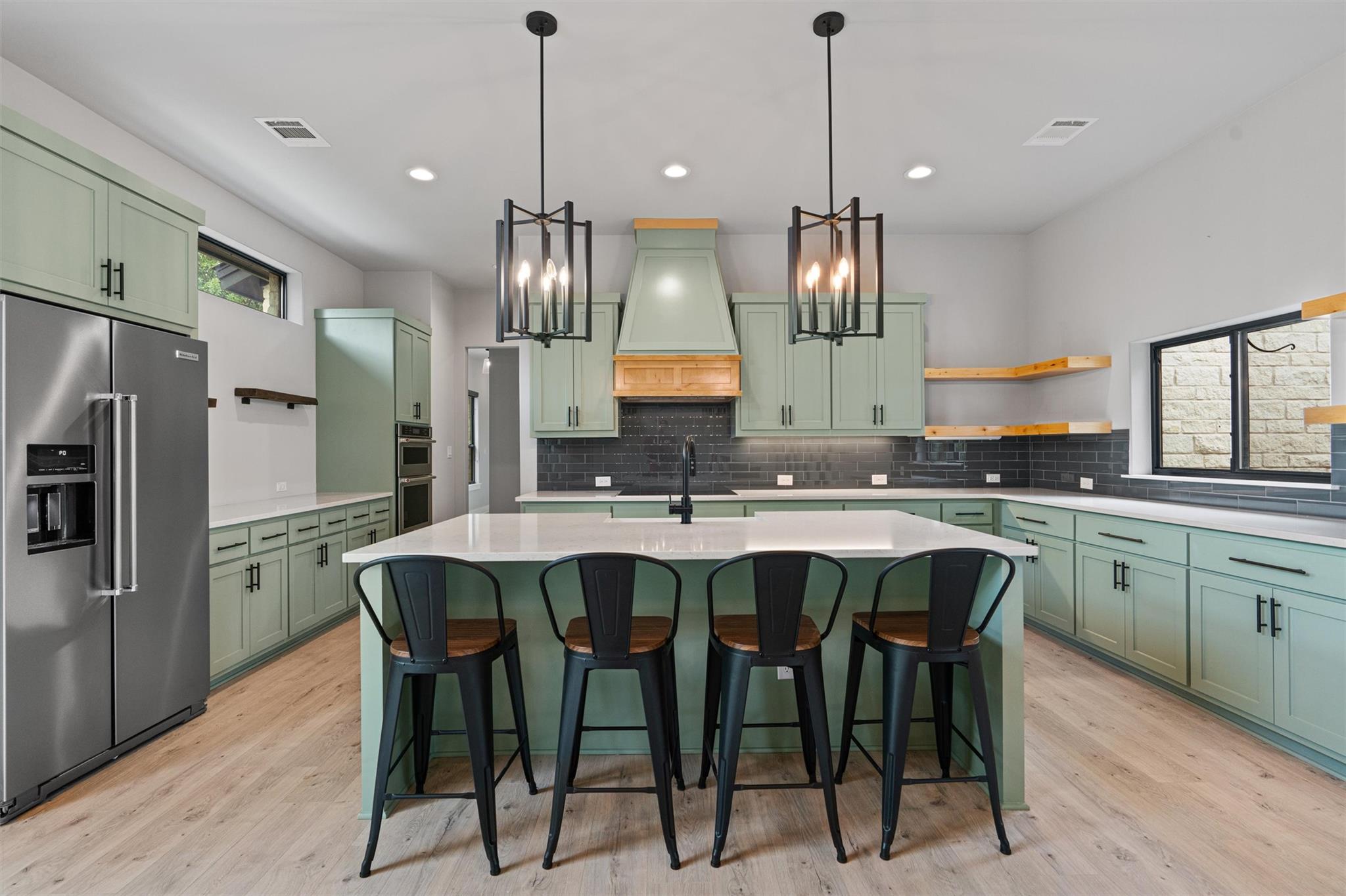 17621 Hunters Holw, Jonestown, TX 78645