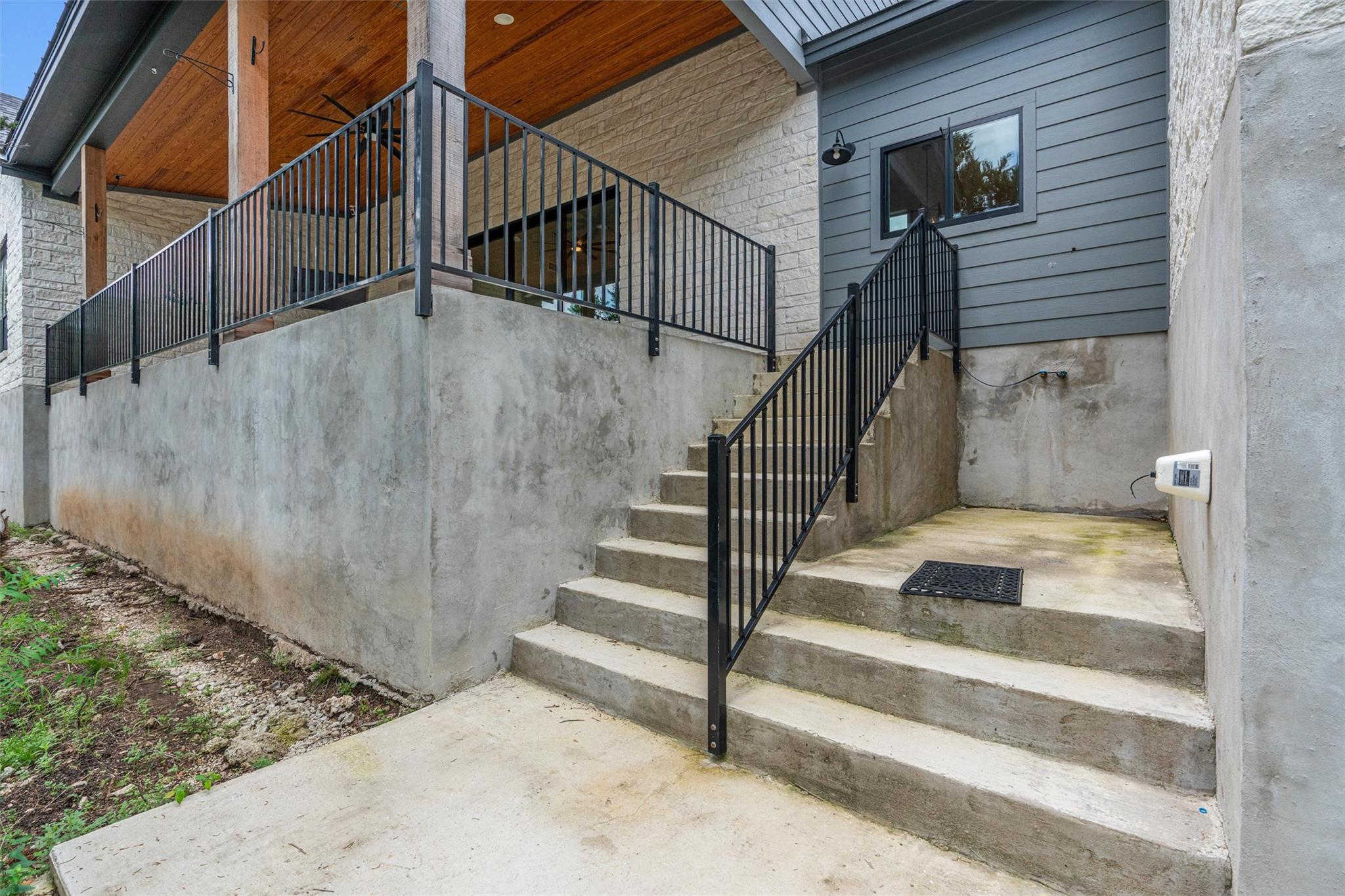 17621 Hunters Holw, Jonestown, TX 78645