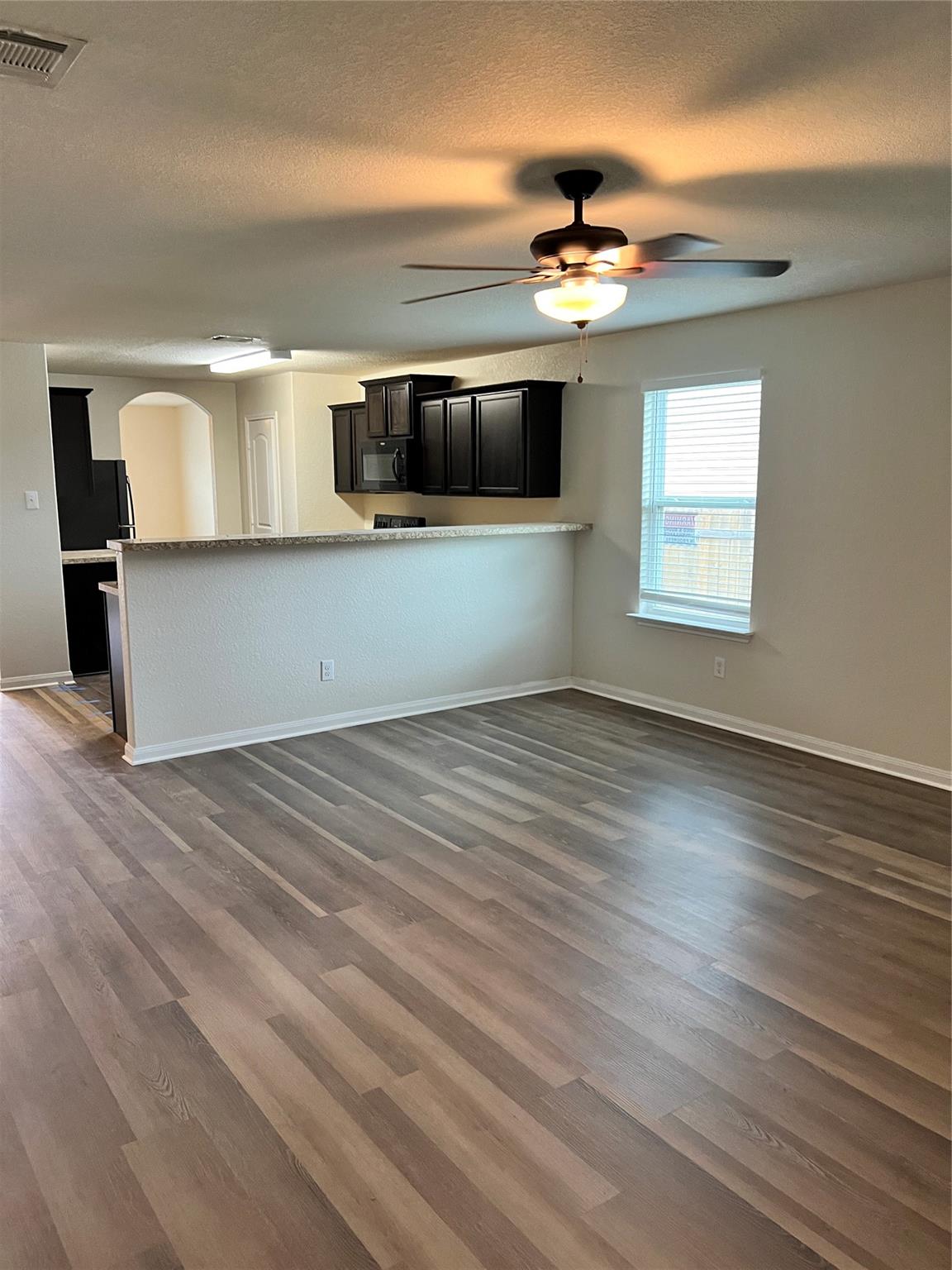 221 Koontz Loop, Jarrell, TX 76537