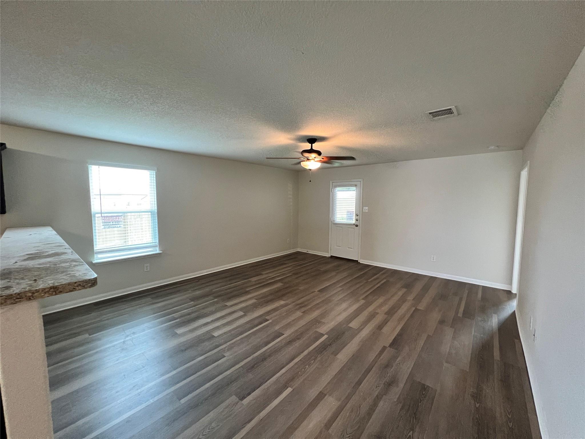221 Koontz Loop, Jarrell, TX 76537