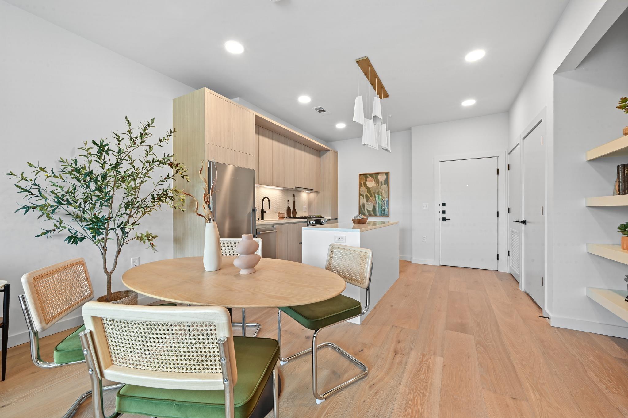 2209 S 1st St # 313, Austin, TX 78704