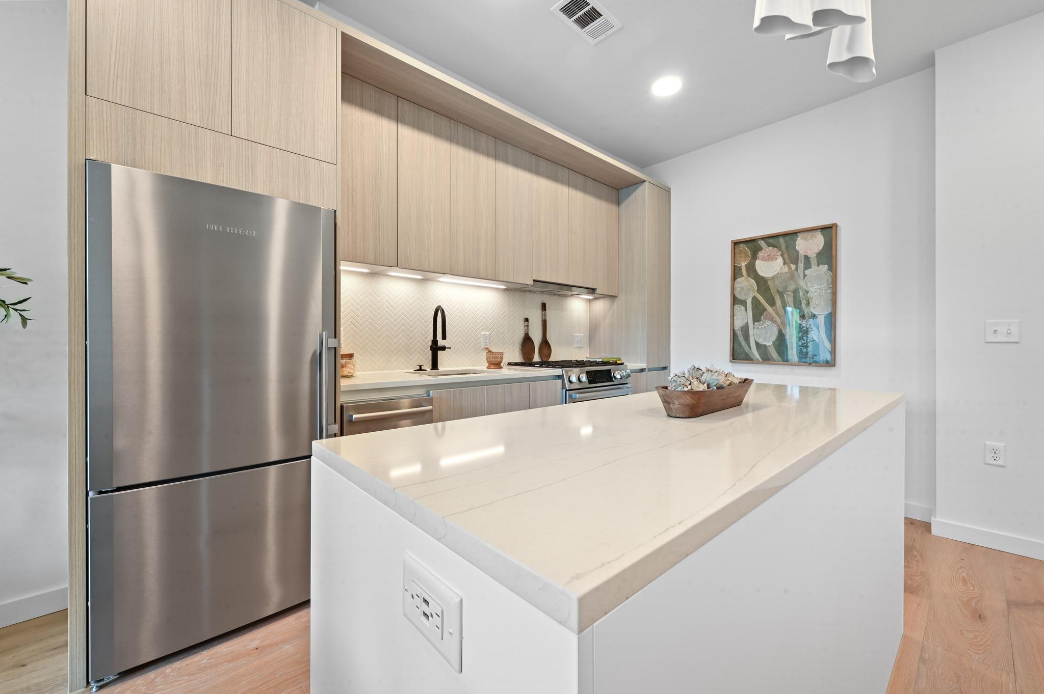 2209 S 1st St # 313, Austin, TX 78704