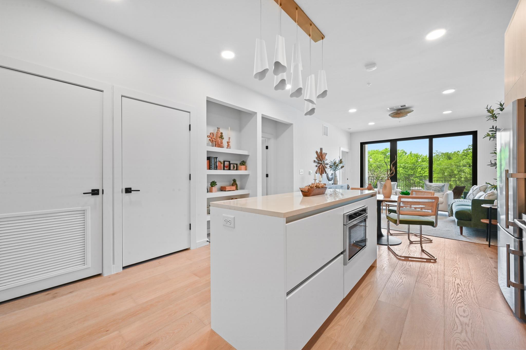 2209 S 1st St # 313, Austin, TX 78704