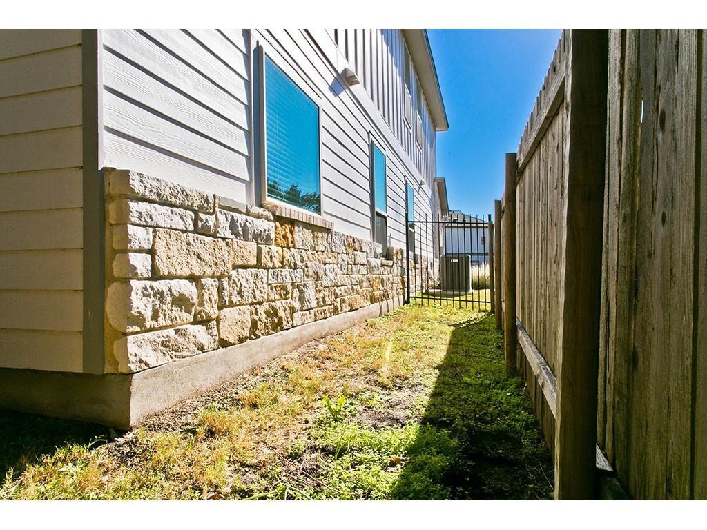 9802 Tanglemede St, Austin, TX 78748