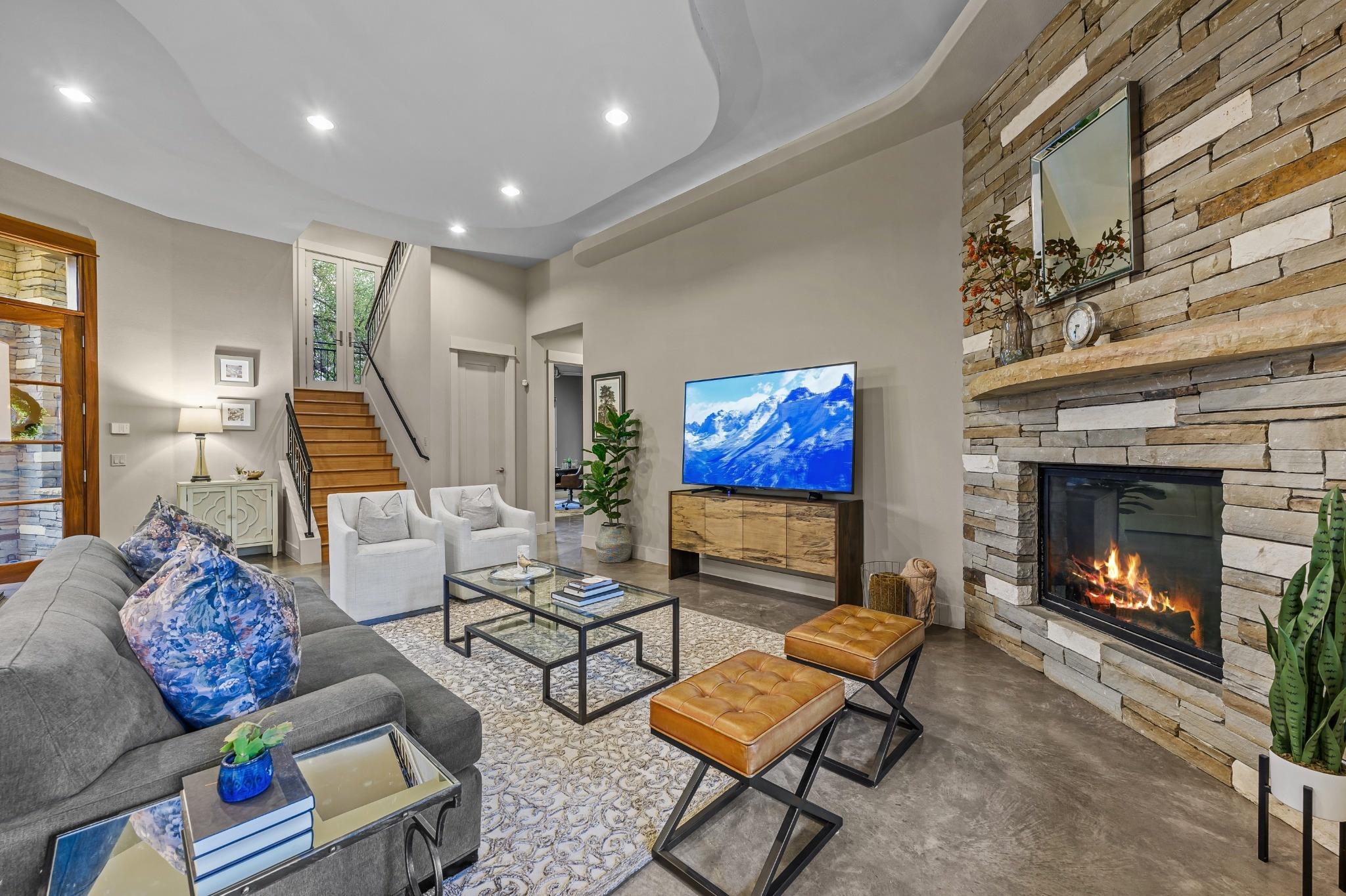 18301 Flagler Dr, Austin, TX 78738