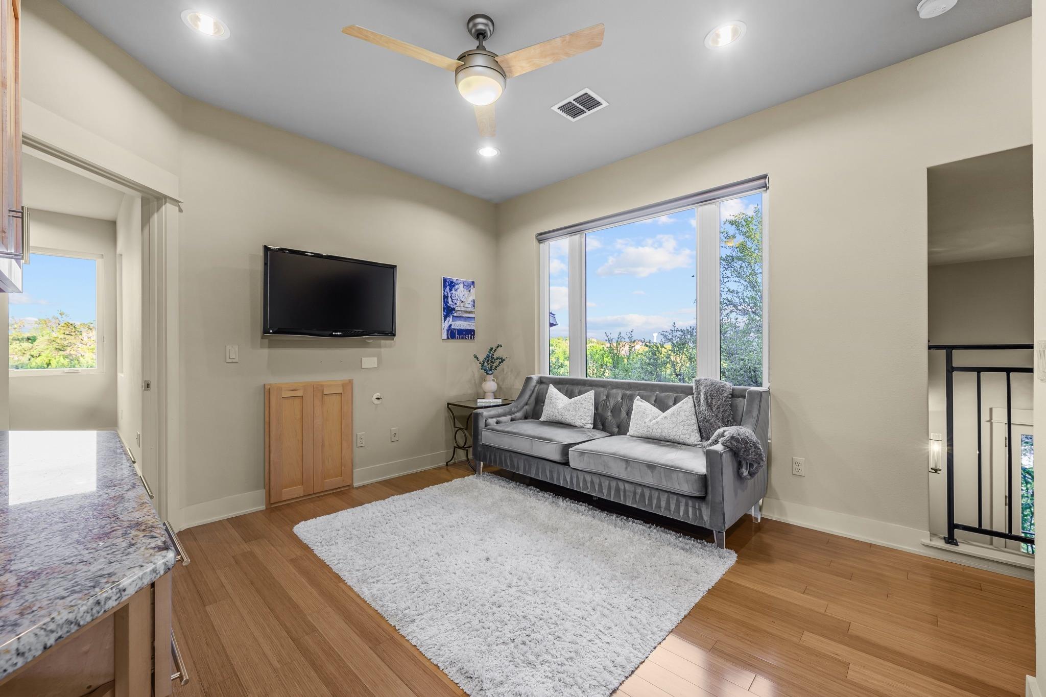 18301 Flagler Dr, Austin, TX 78738