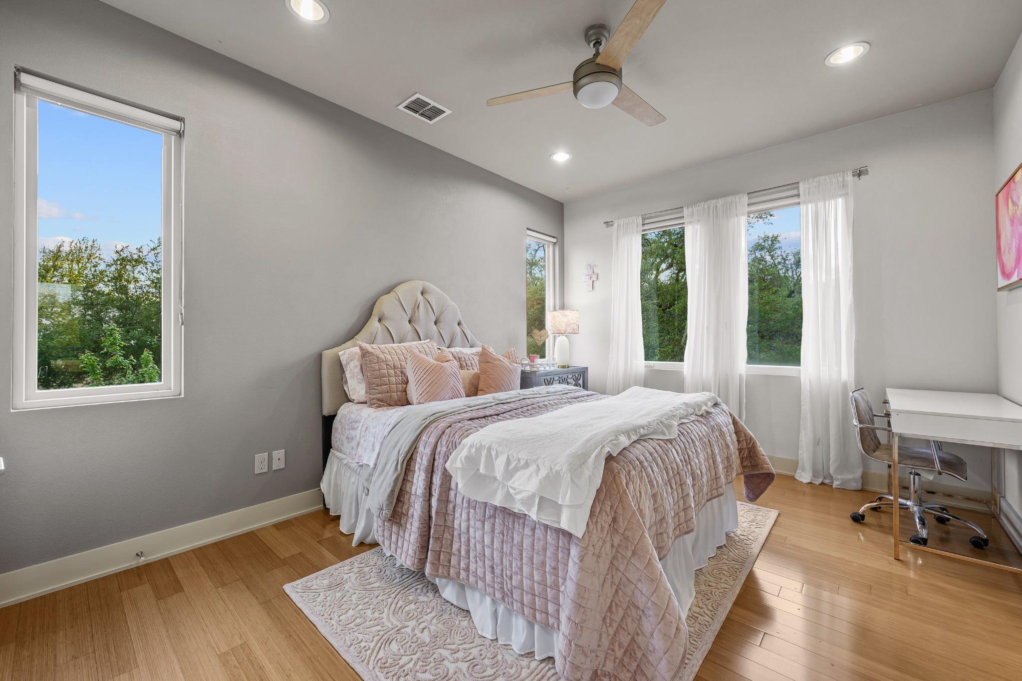 18301 Flagler Dr, Austin, TX 78738