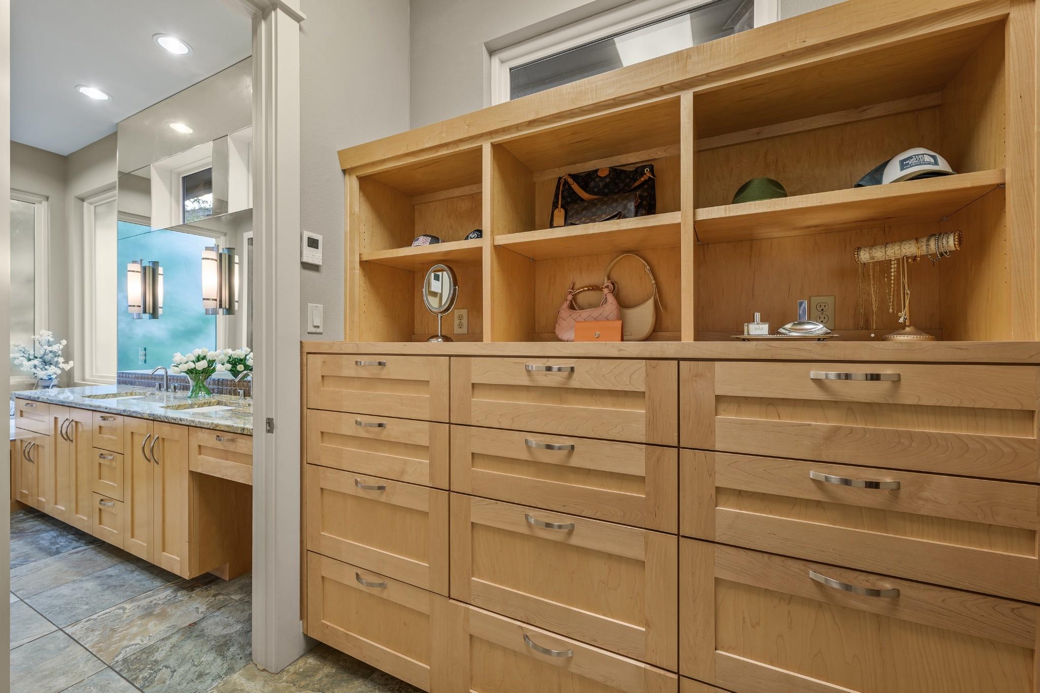 18301 Flagler Dr, Austin, TX 78738