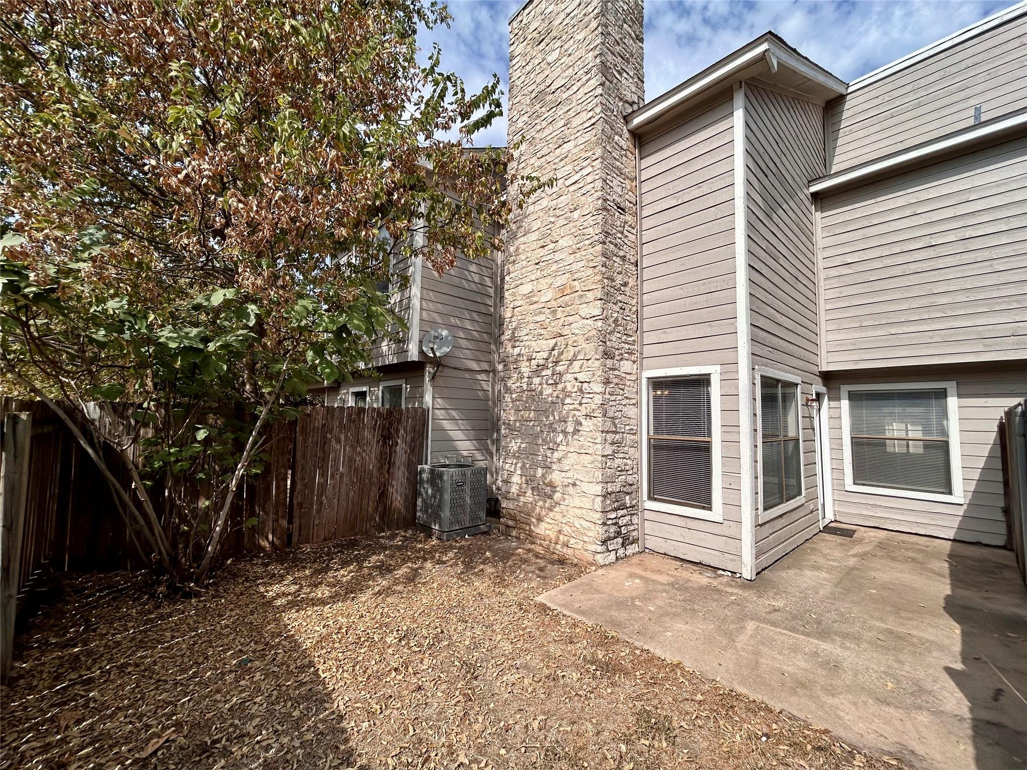 8910 Schick Rd # C, Austin, TX 78729