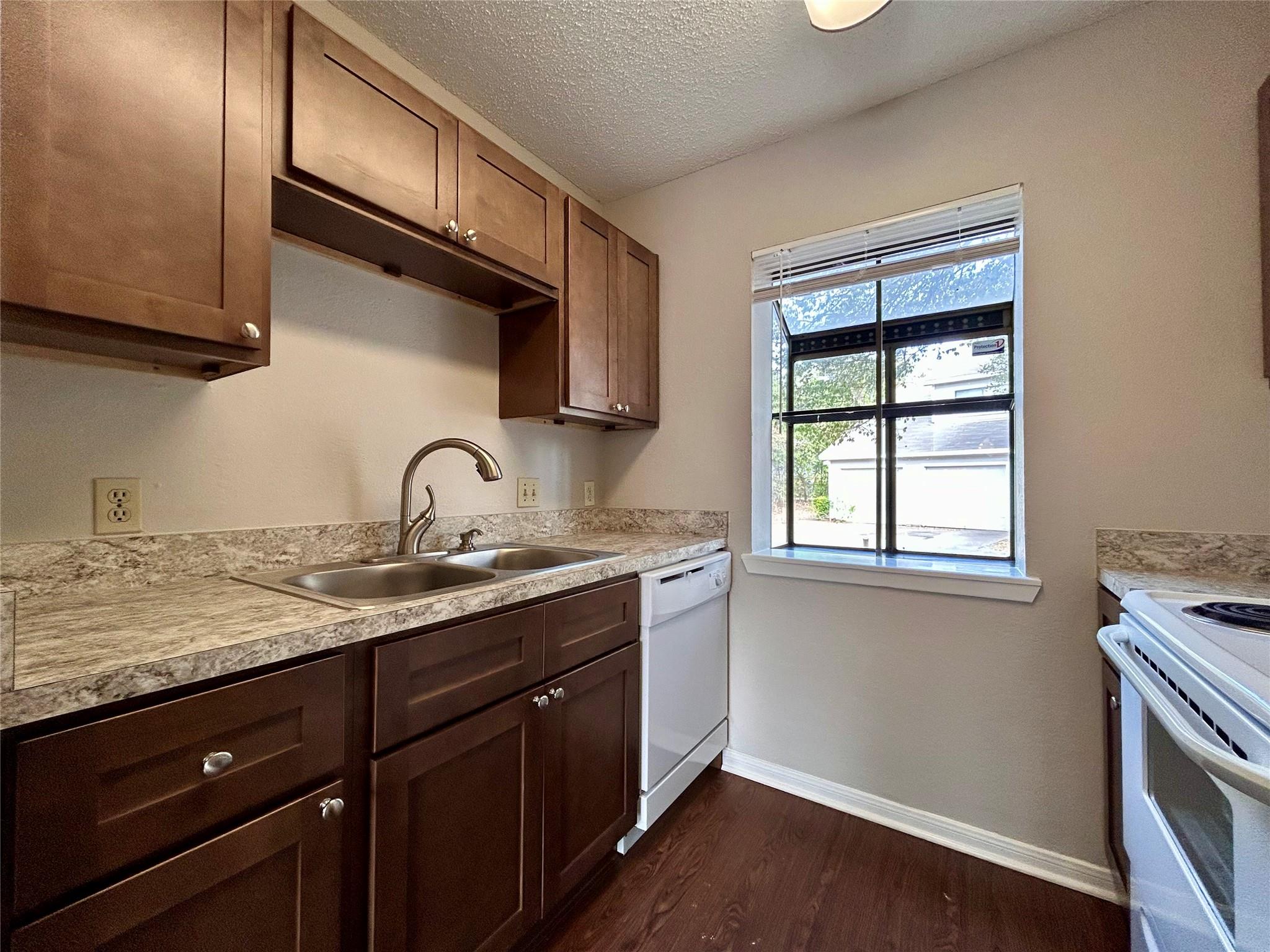 8910 Schick Rd # C, Austin, TX 78729