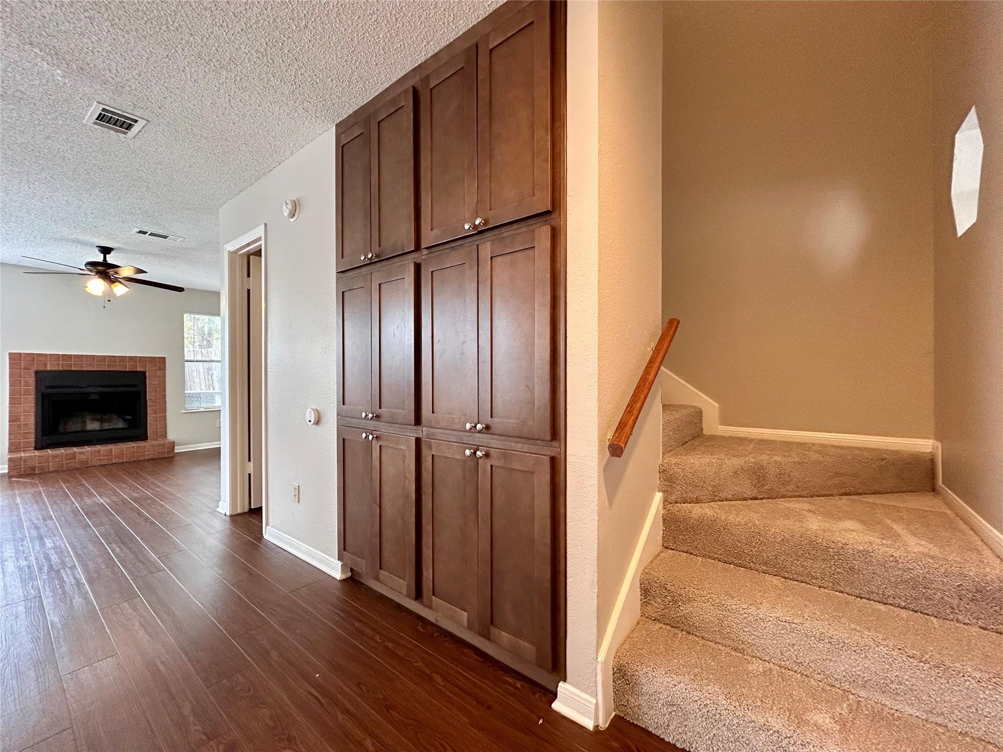 8910 Schick Rd # C, Austin, TX 78729