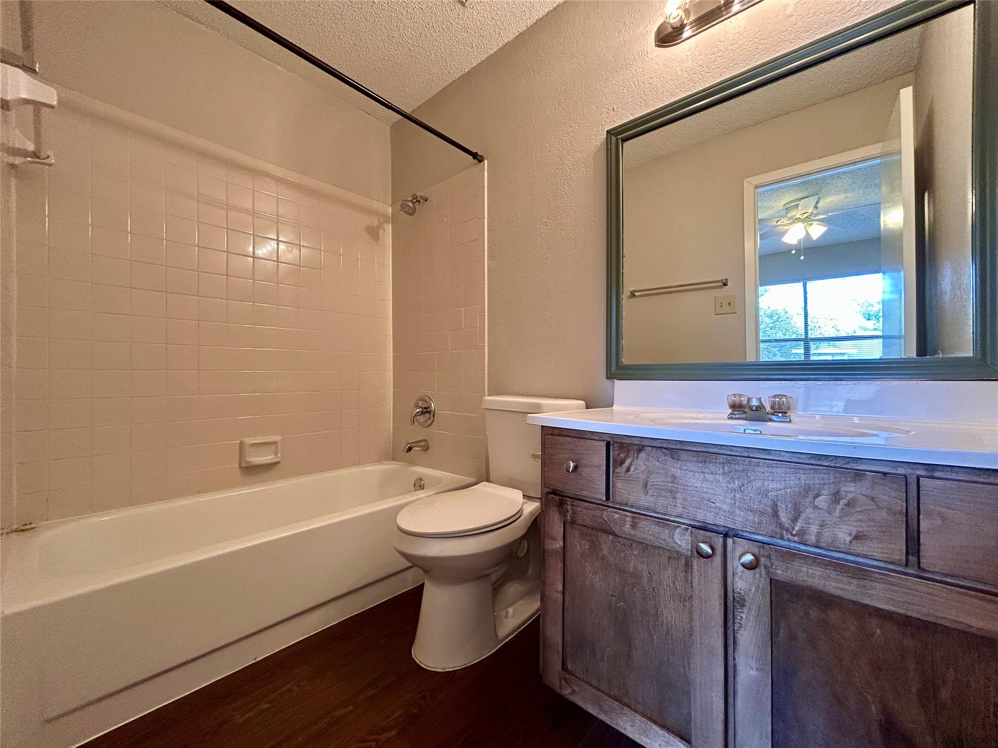 8910 Schick Rd # C, Austin, TX 78729