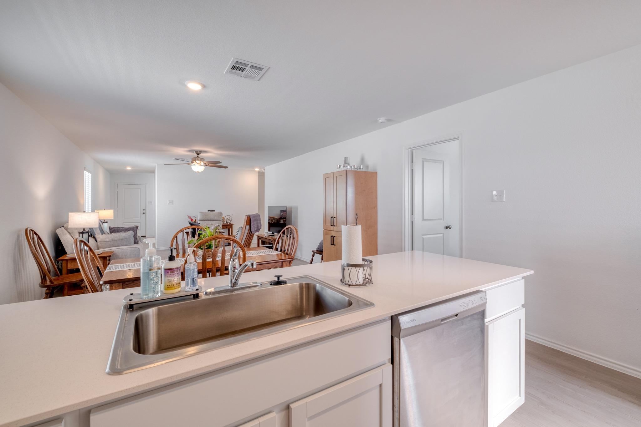 201 Tugboat Annie Way, Jarrell, TX 76537