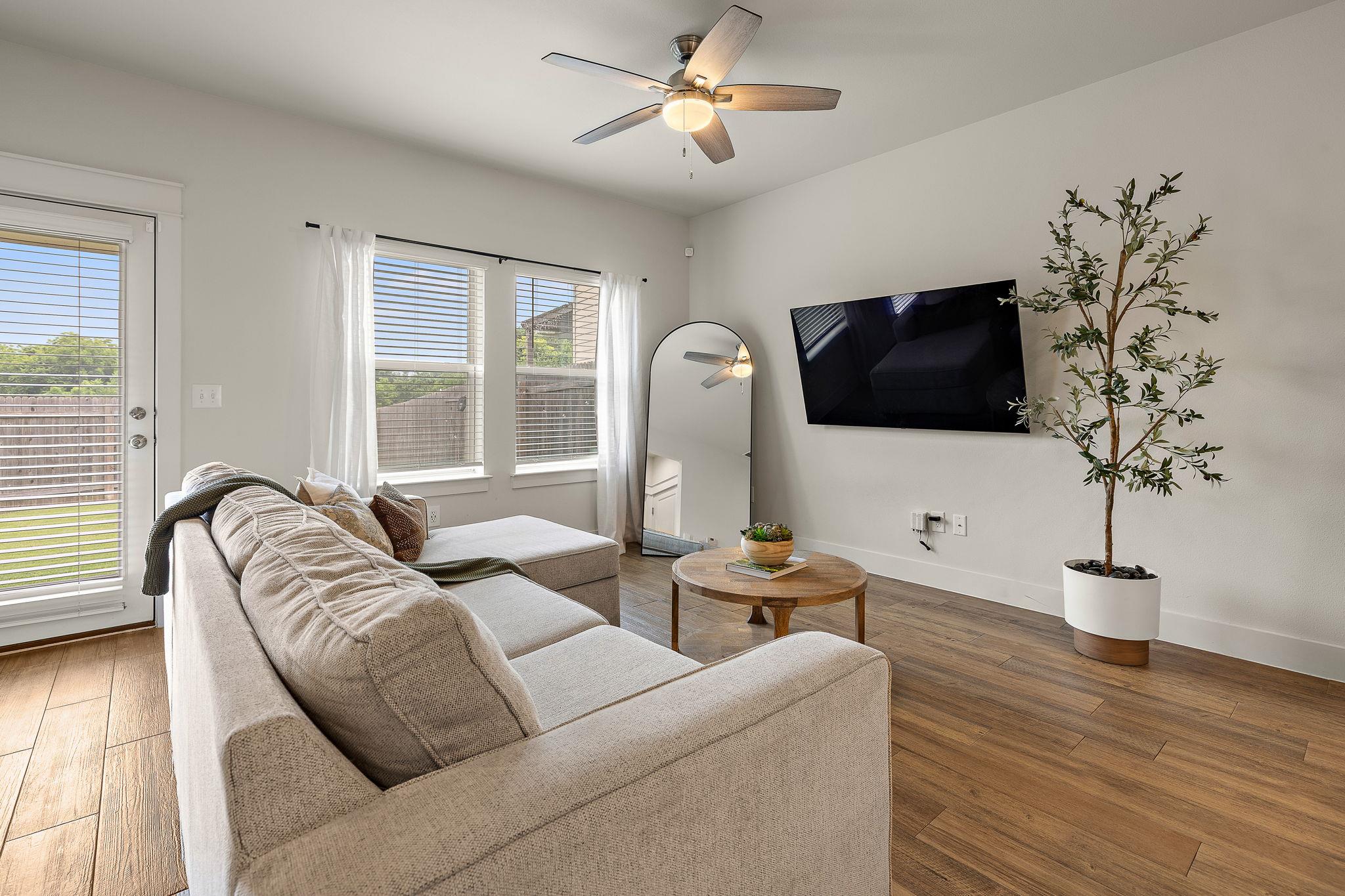 13501 Metric Blvd # 25, Austin, TX 78727