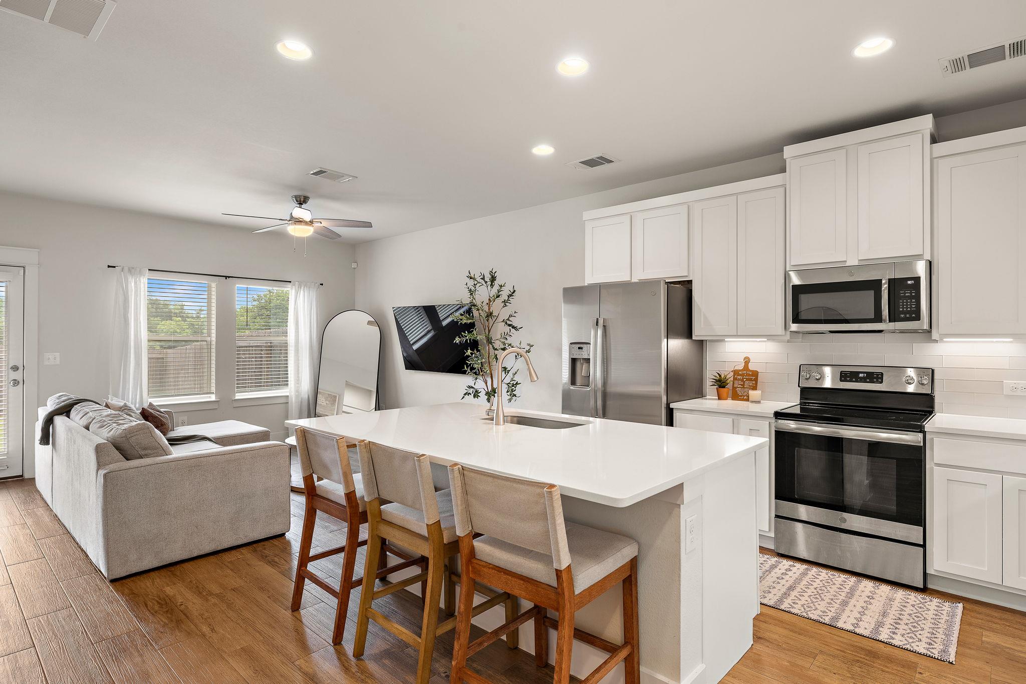 13501 Metric Blvd # 25, Austin, TX 78727