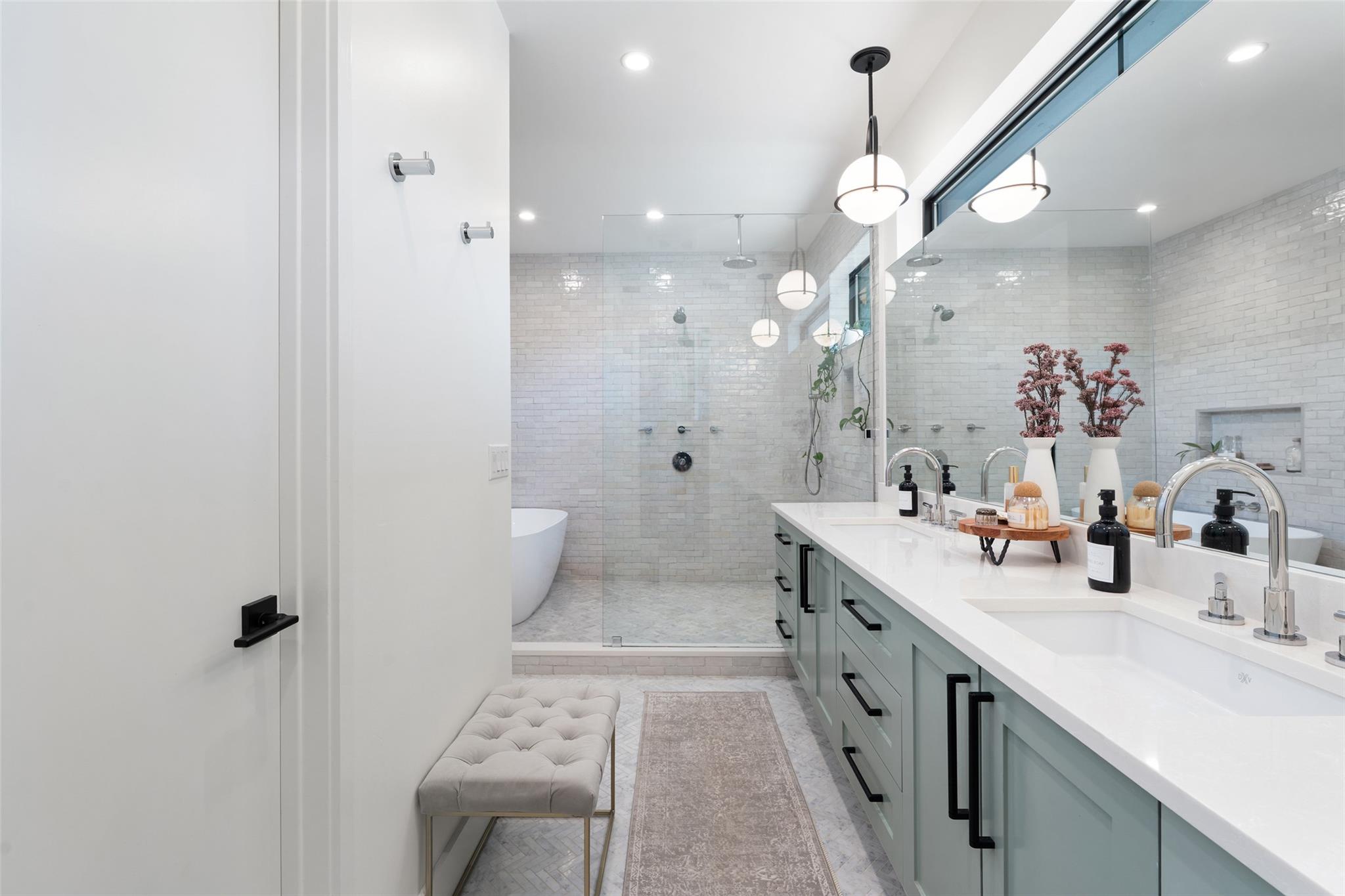 2107 Peach Tree St, Austin, TX 78704