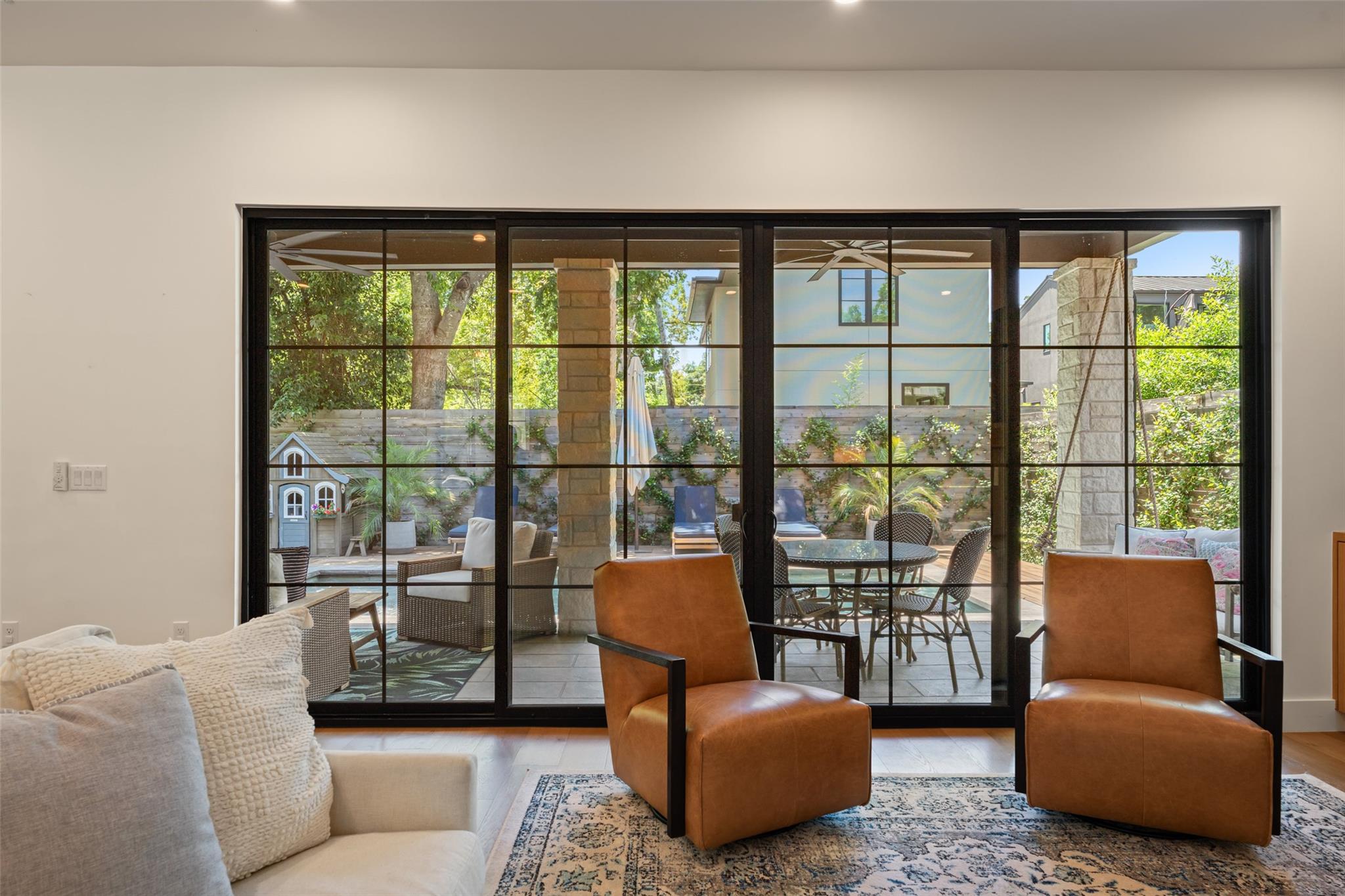 2107 Peach Tree St, Austin, TX 78704