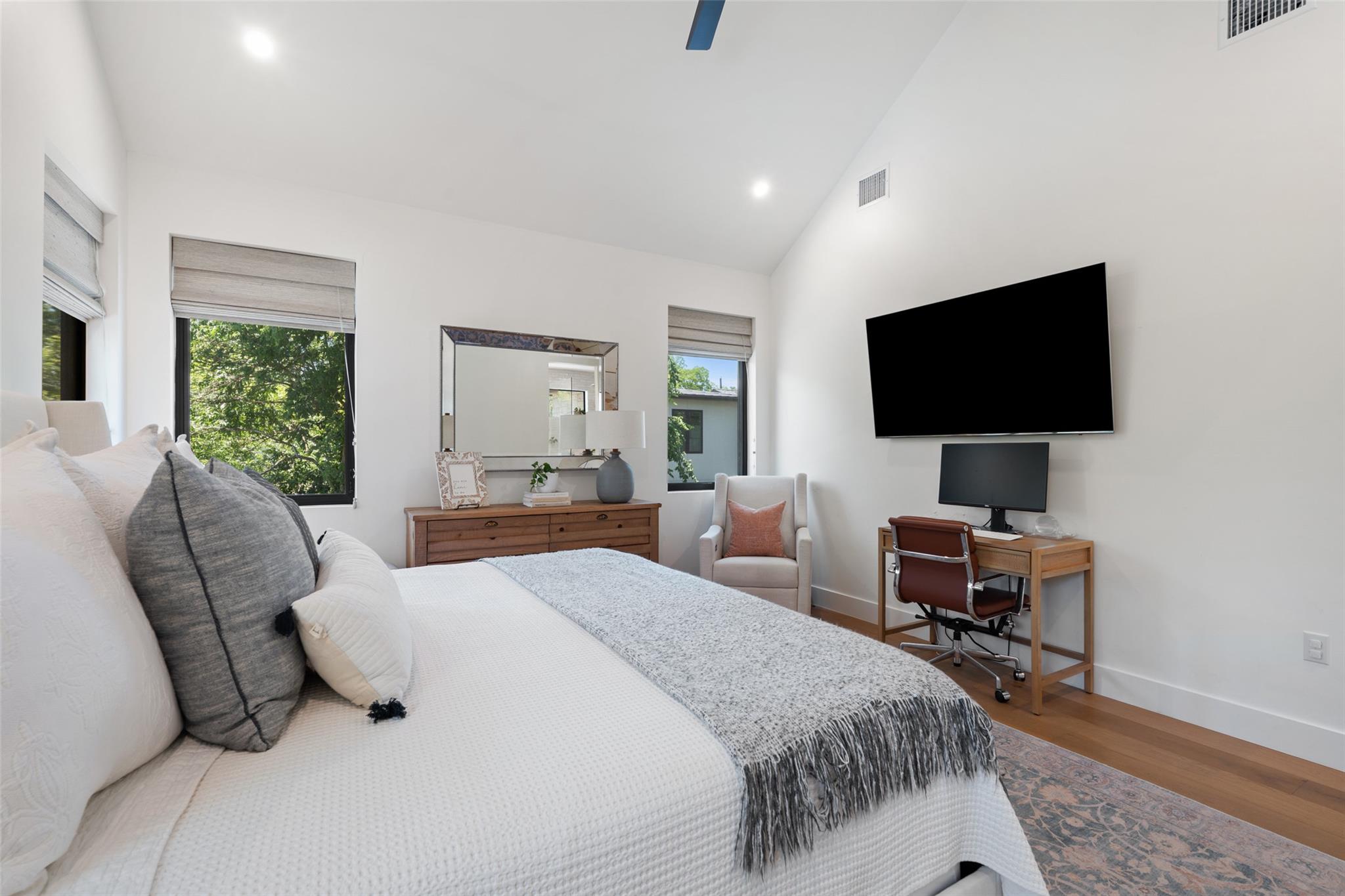 2107 Peach Tree St, Austin, TX 78704