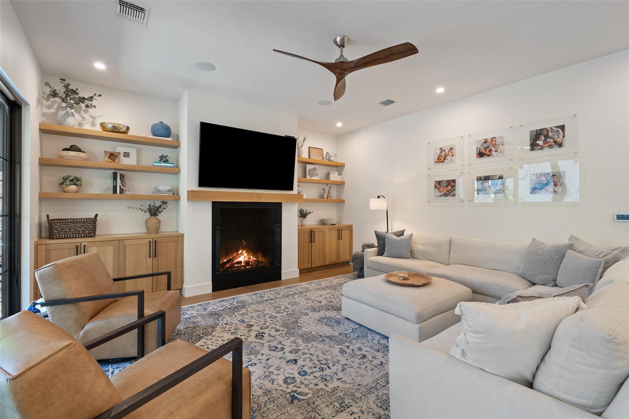 2107 Peach Tree St, Austin, TX 78704