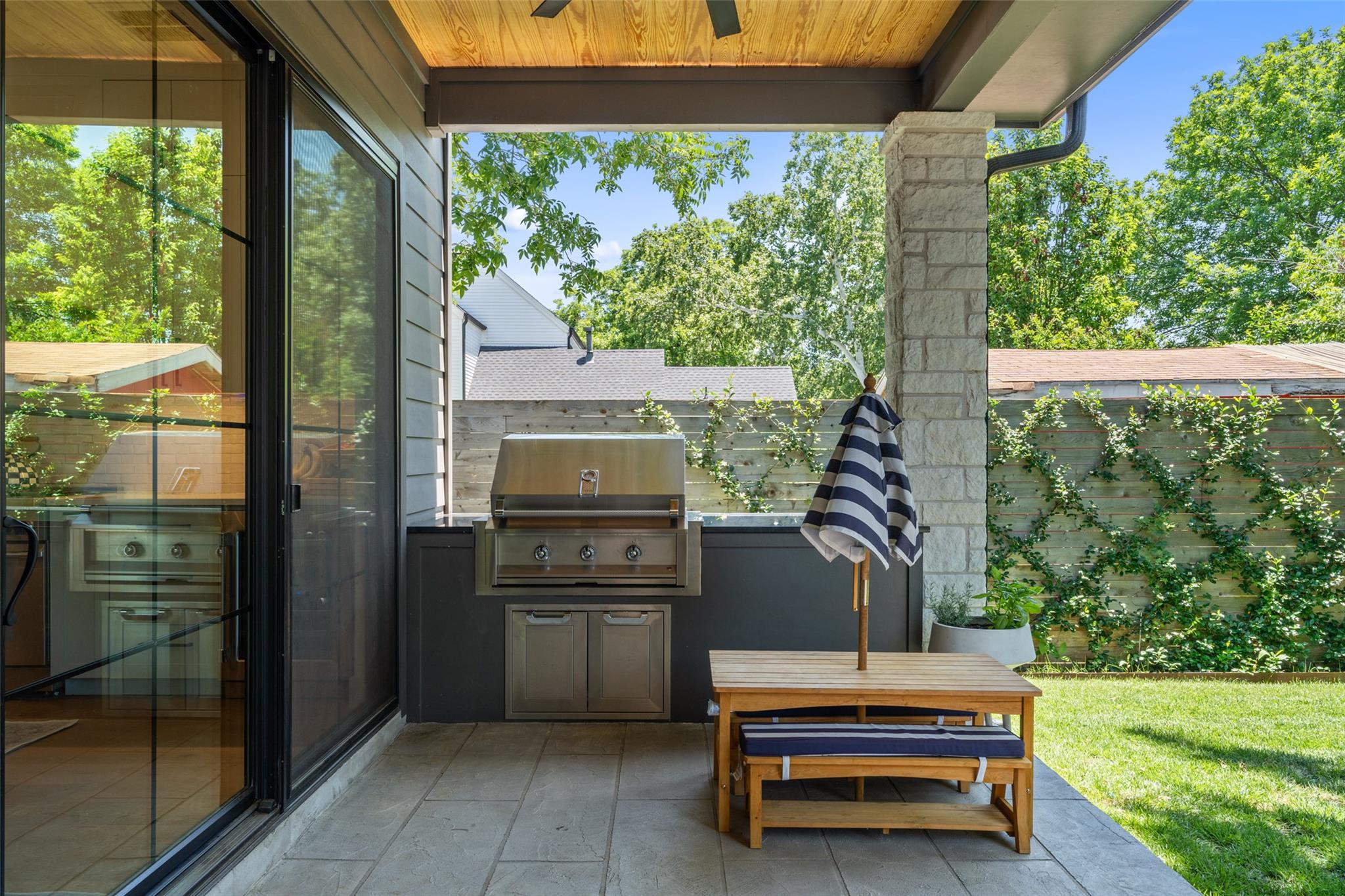 2107 Peach Tree St, Austin, TX 78704