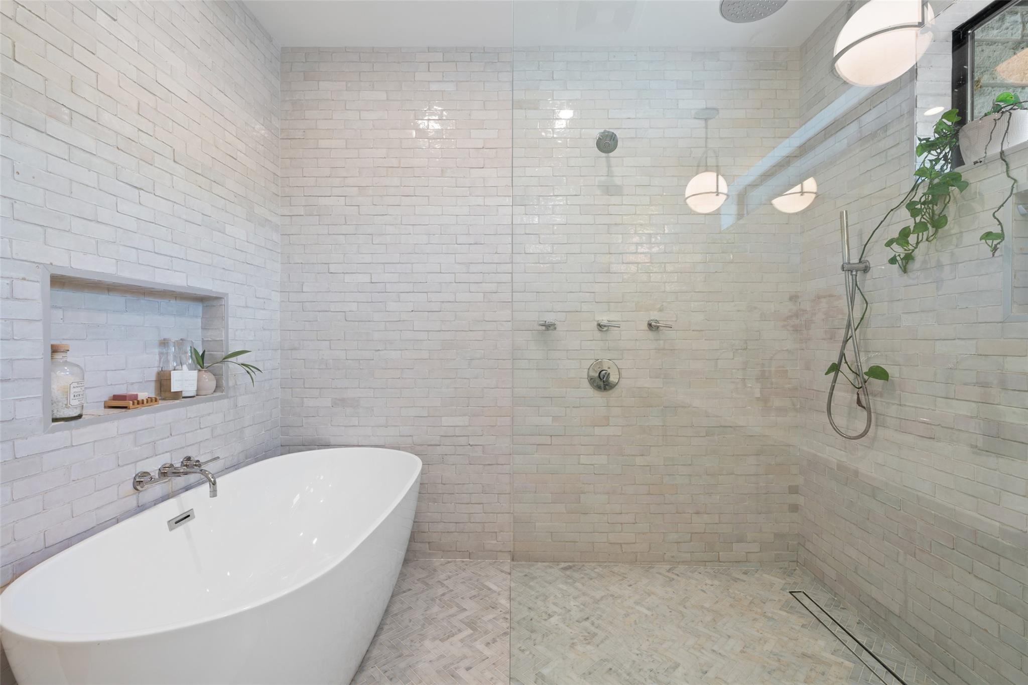 2107 Peach Tree St, Austin, TX 78704