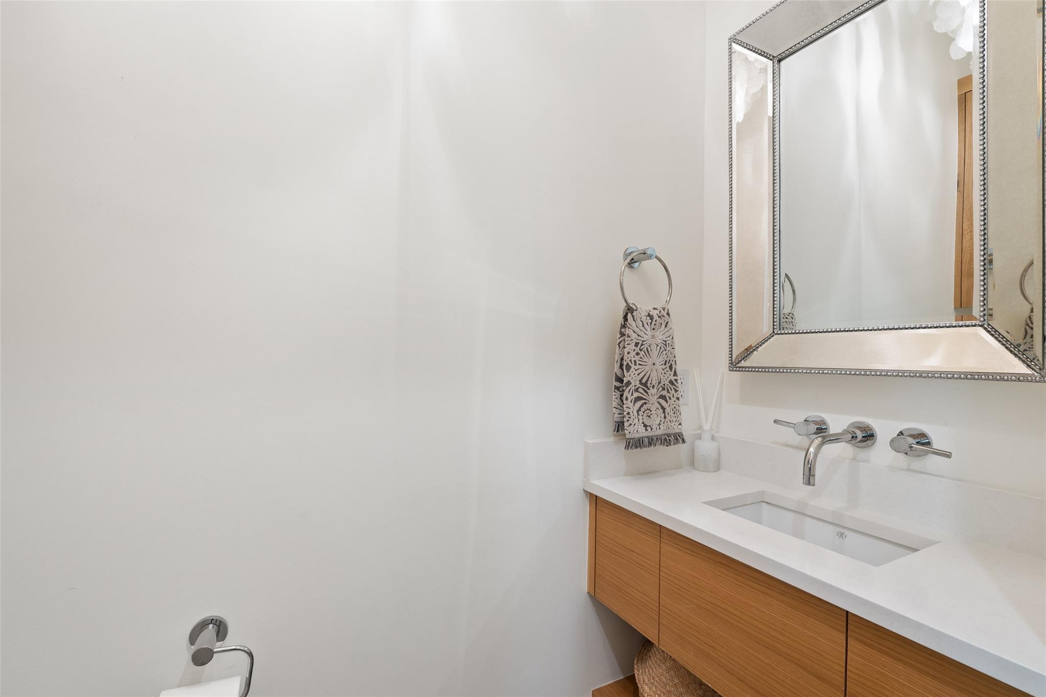 2107 Peach Tree St, Austin, TX 78704