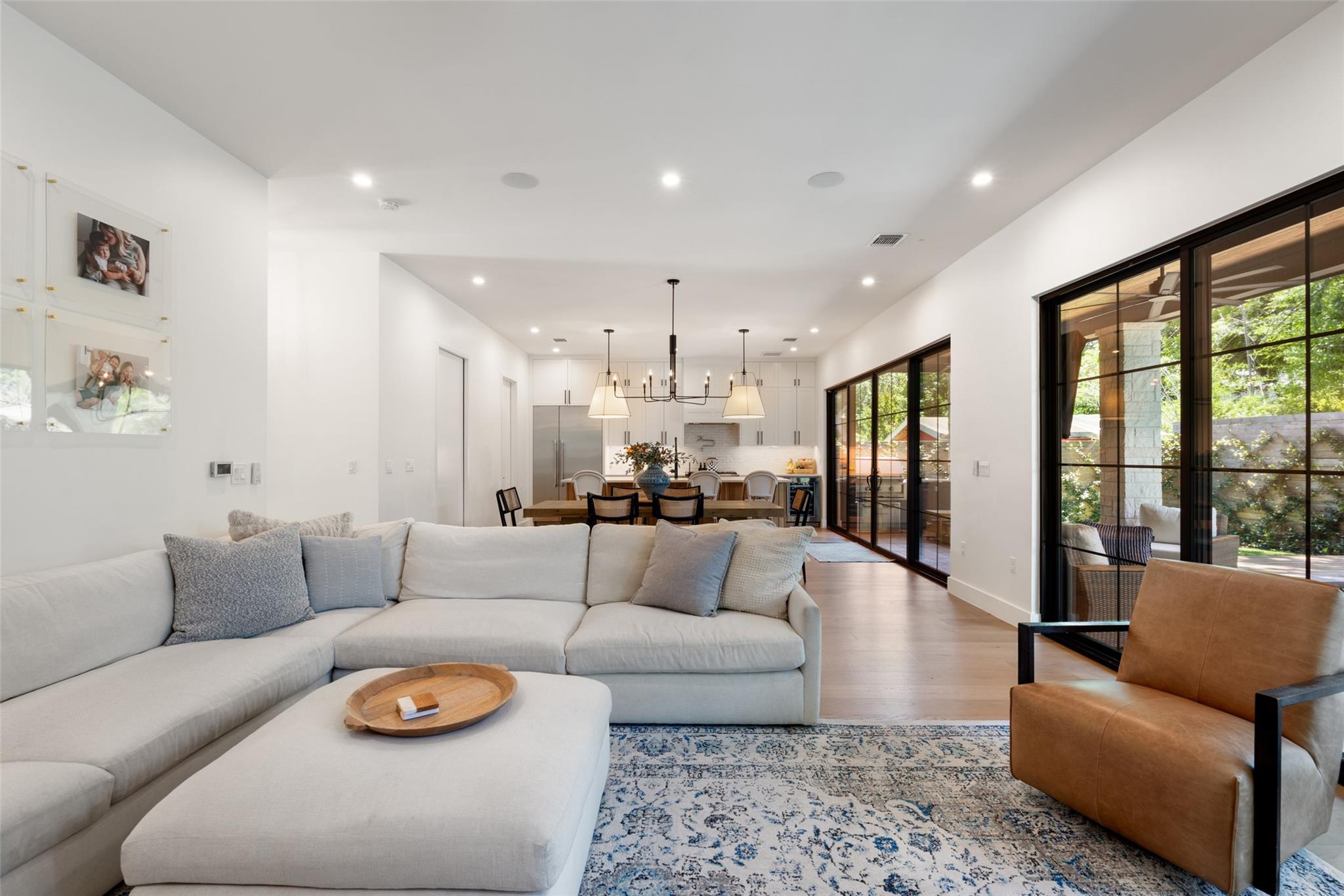 2107 Peach Tree St, Austin, TX 78704