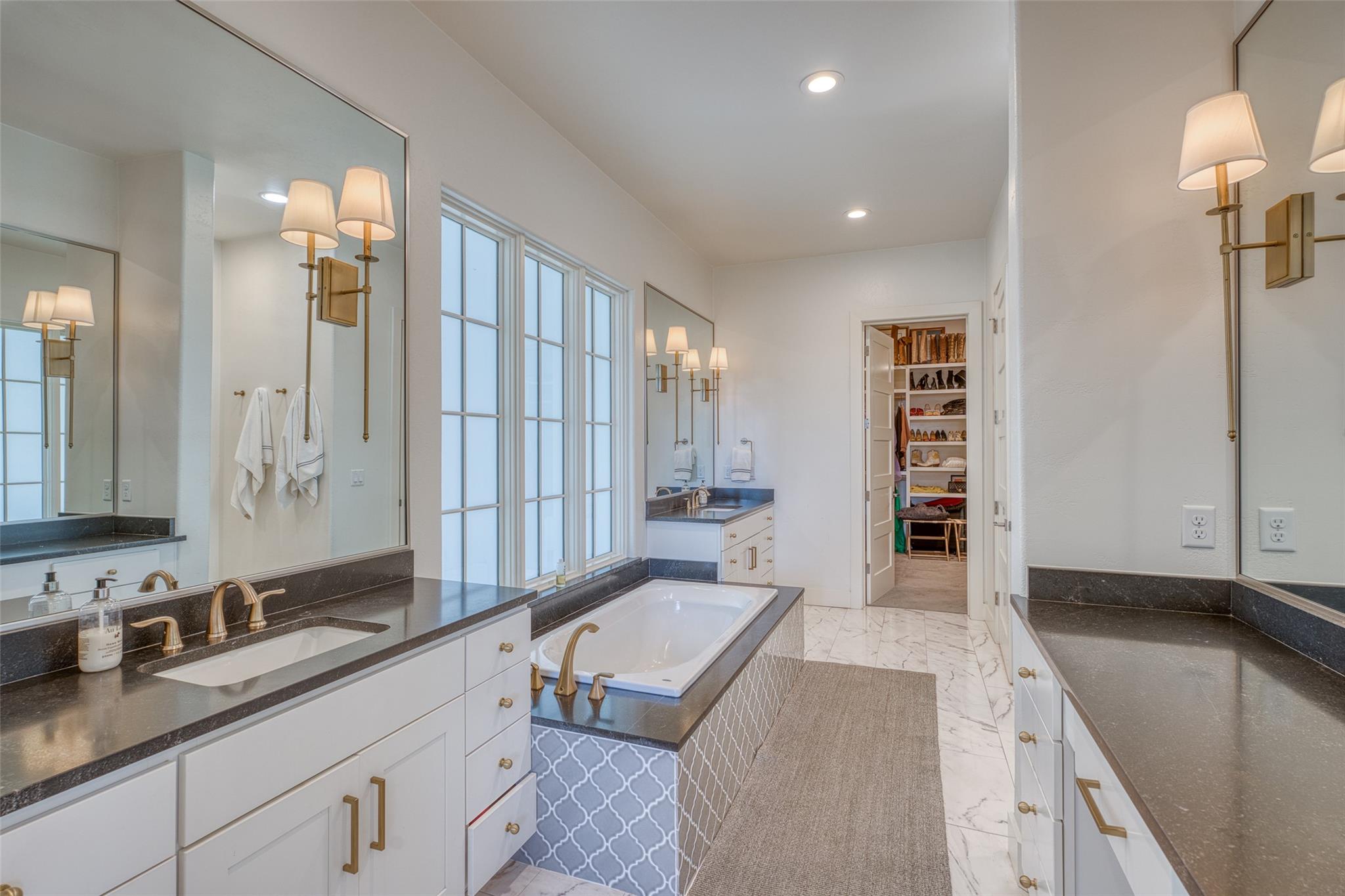 2807 Fault Line Dr, Horseshoe Bay, TX 78657