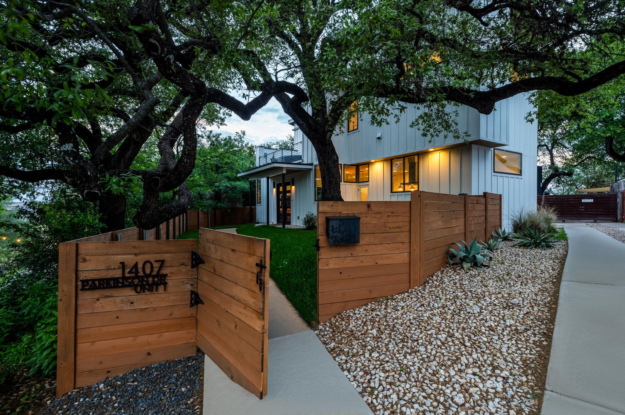 1407 Parkinson Dr # 1, Austin, TX 78704