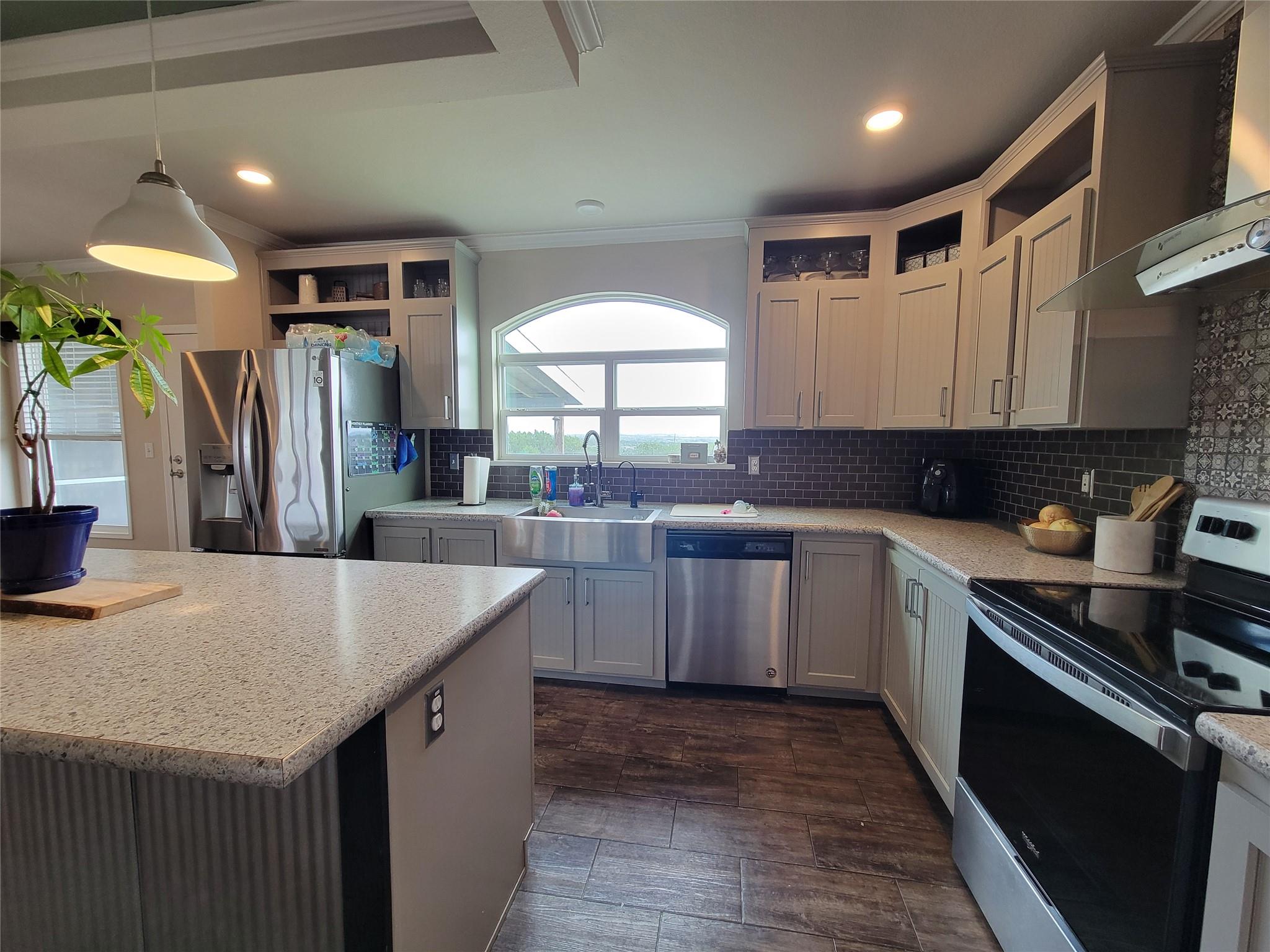 247 Daniel Dr, Bertram, TX 78605