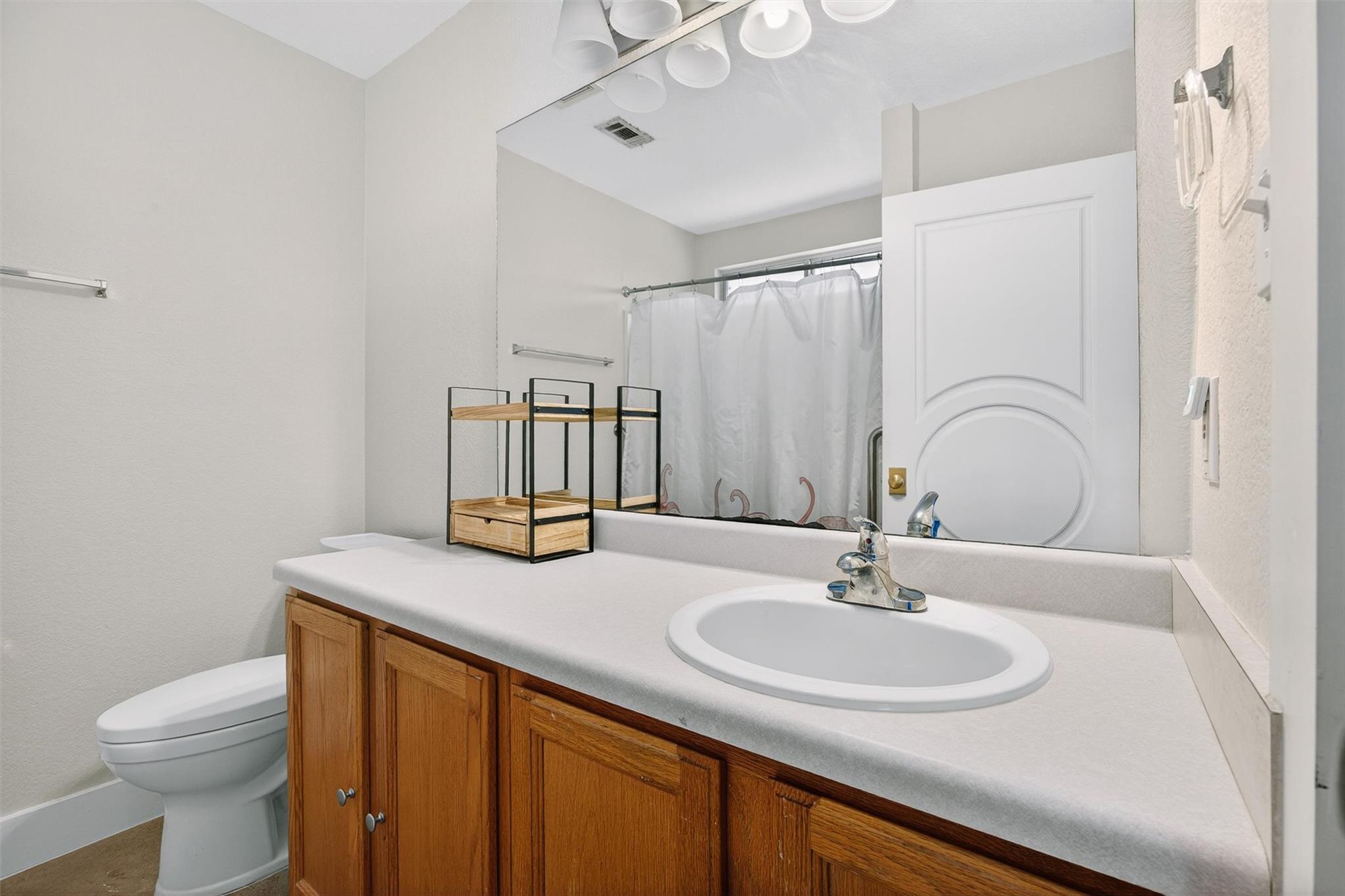 1182 Waller St, Austin, TX 78702