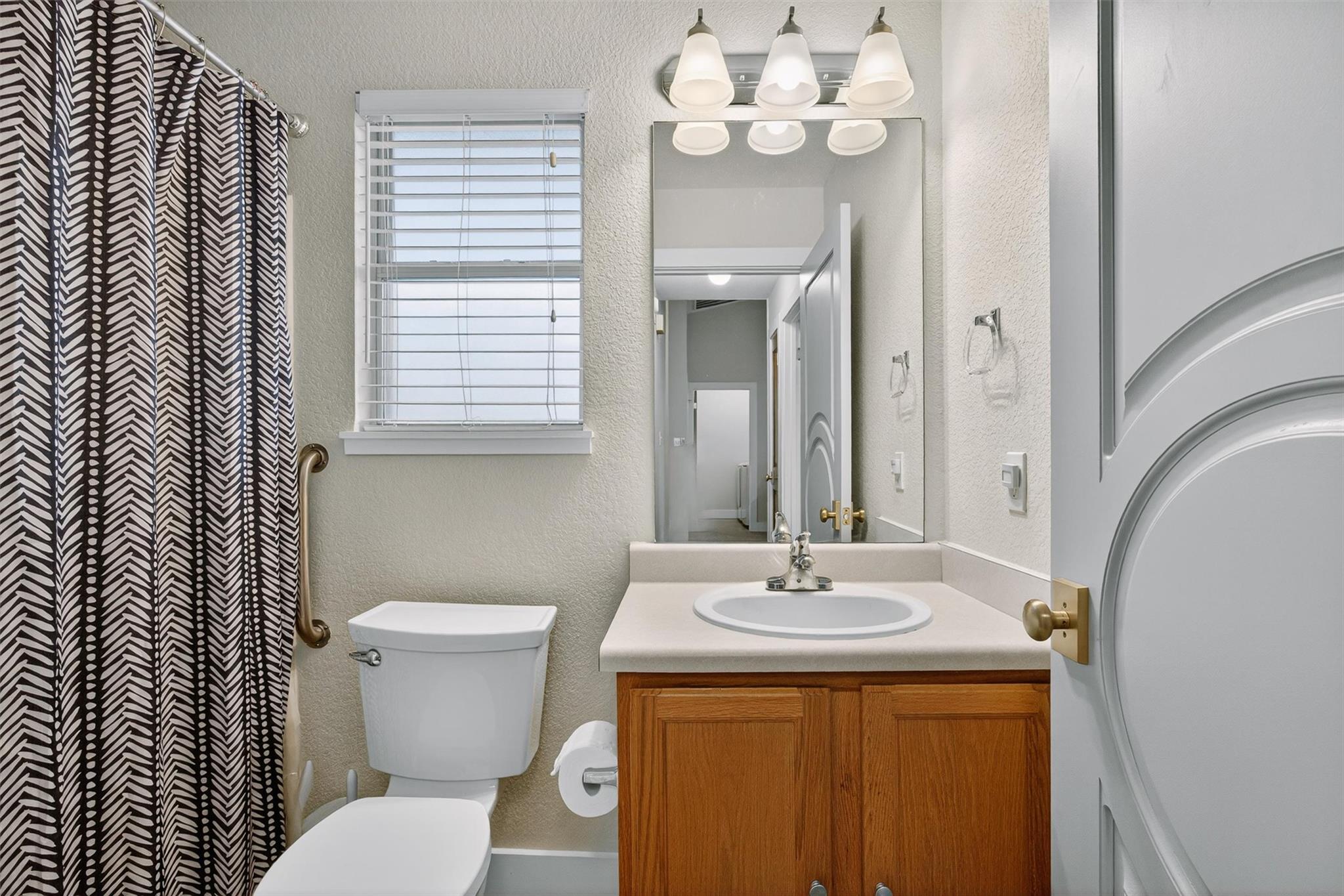 1182 Waller St, Austin, TX 78702