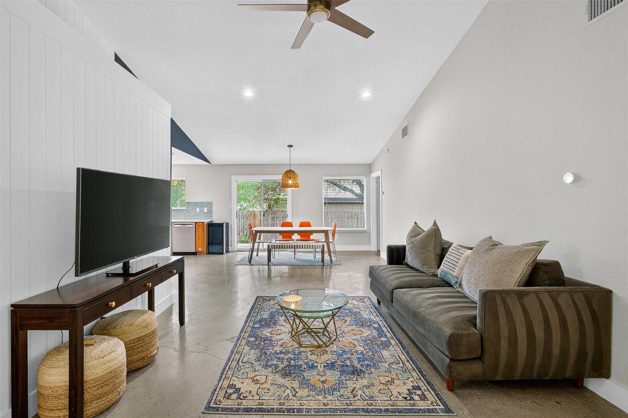 1182 Waller St, Austin, TX 78702