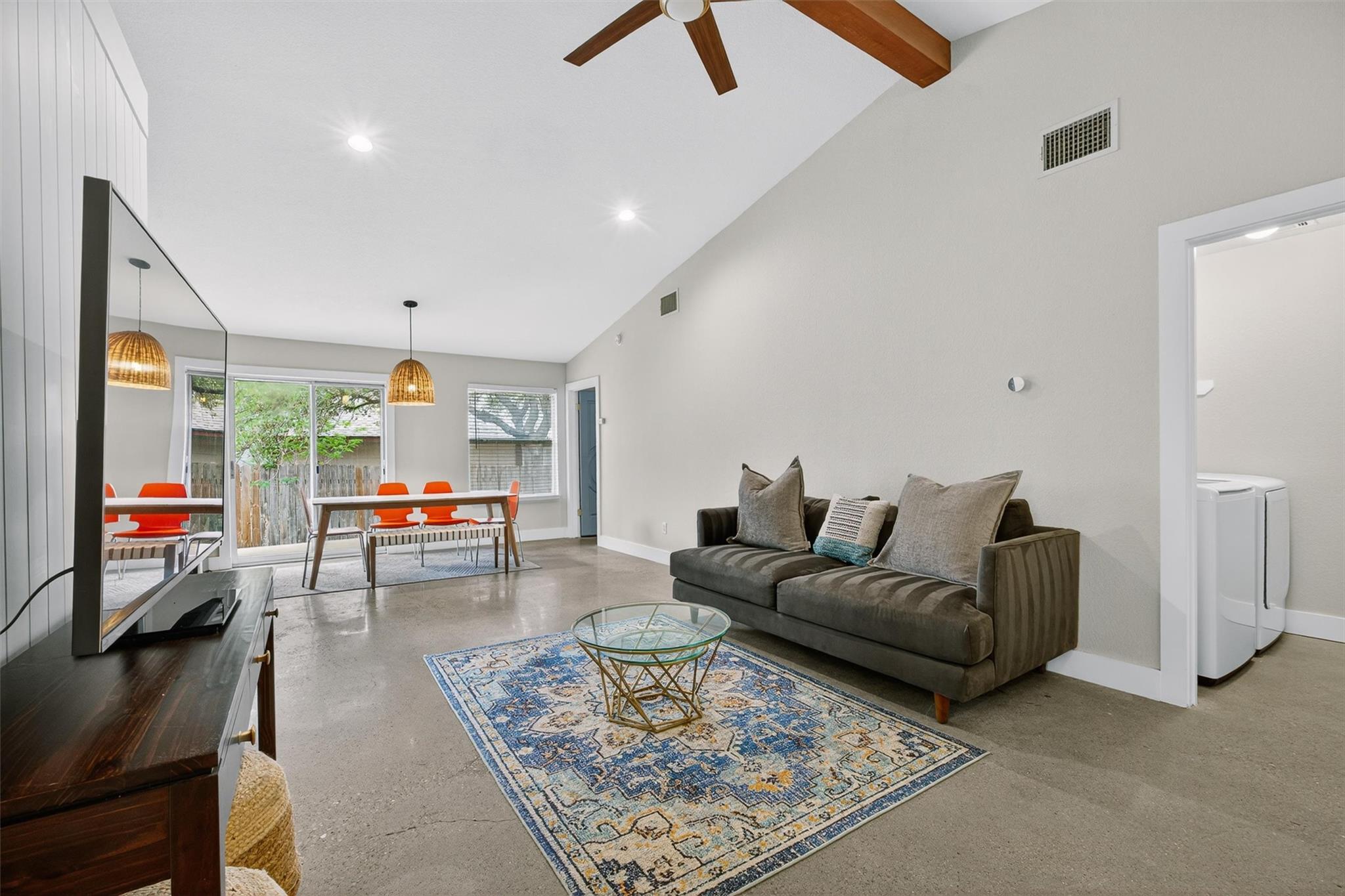 1182 Waller St, Austin, TX 78702