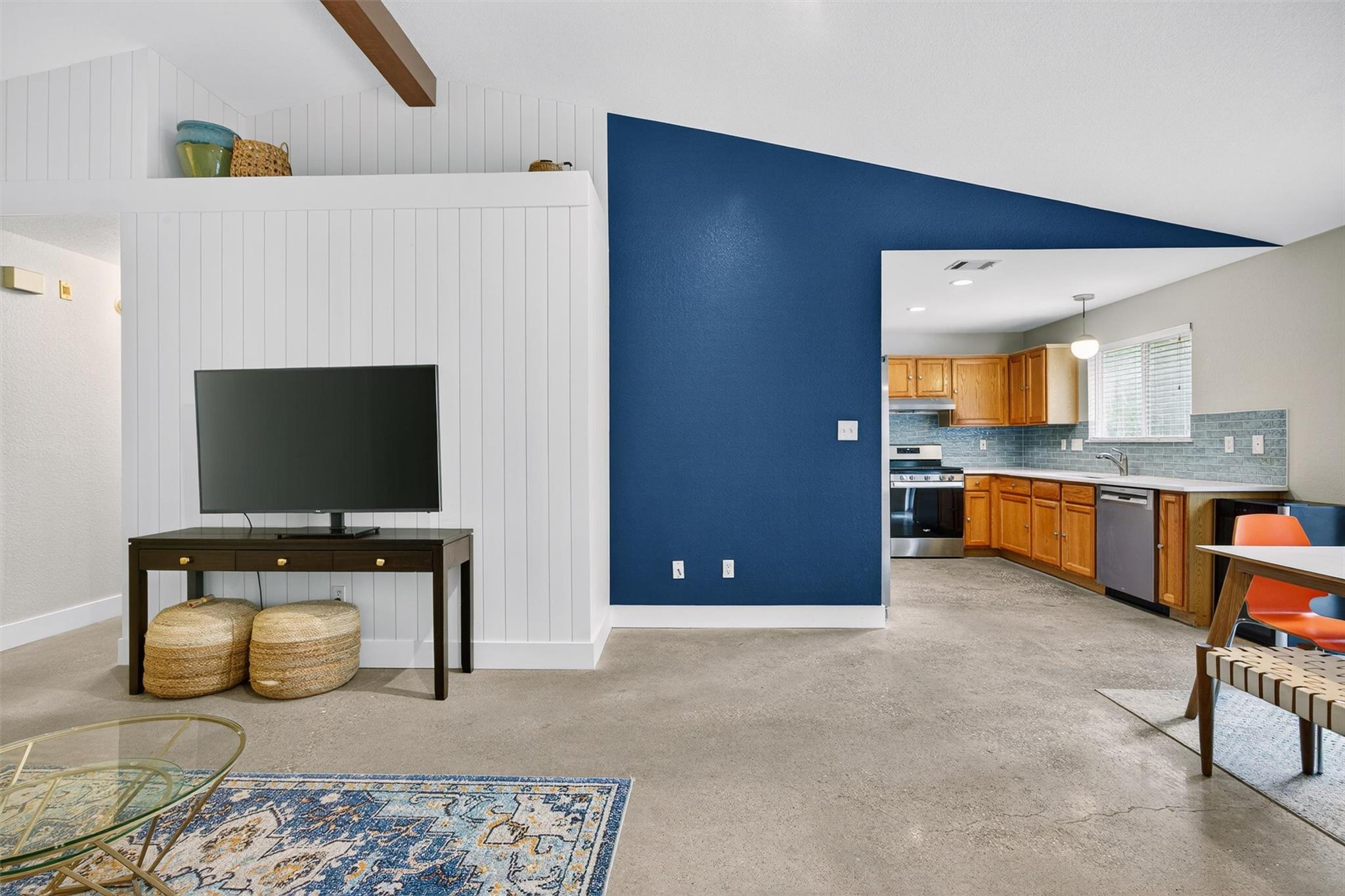 1182 Waller St, Austin, TX 78702