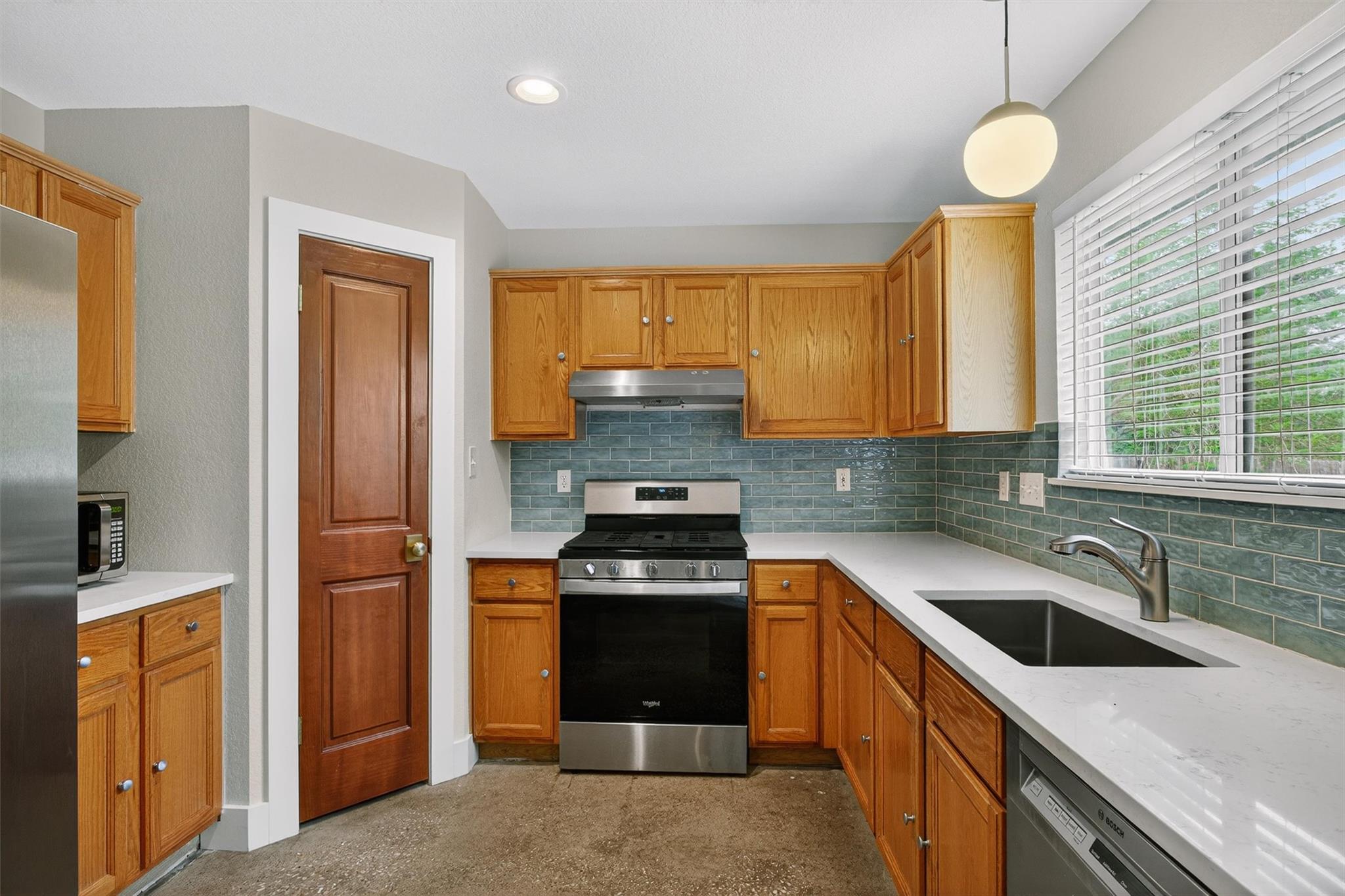 1182 Waller St, Austin, TX 78702