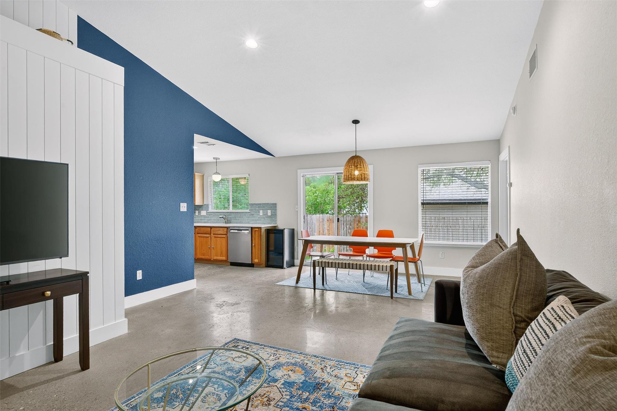 1182 Waller St, Austin, TX 78702