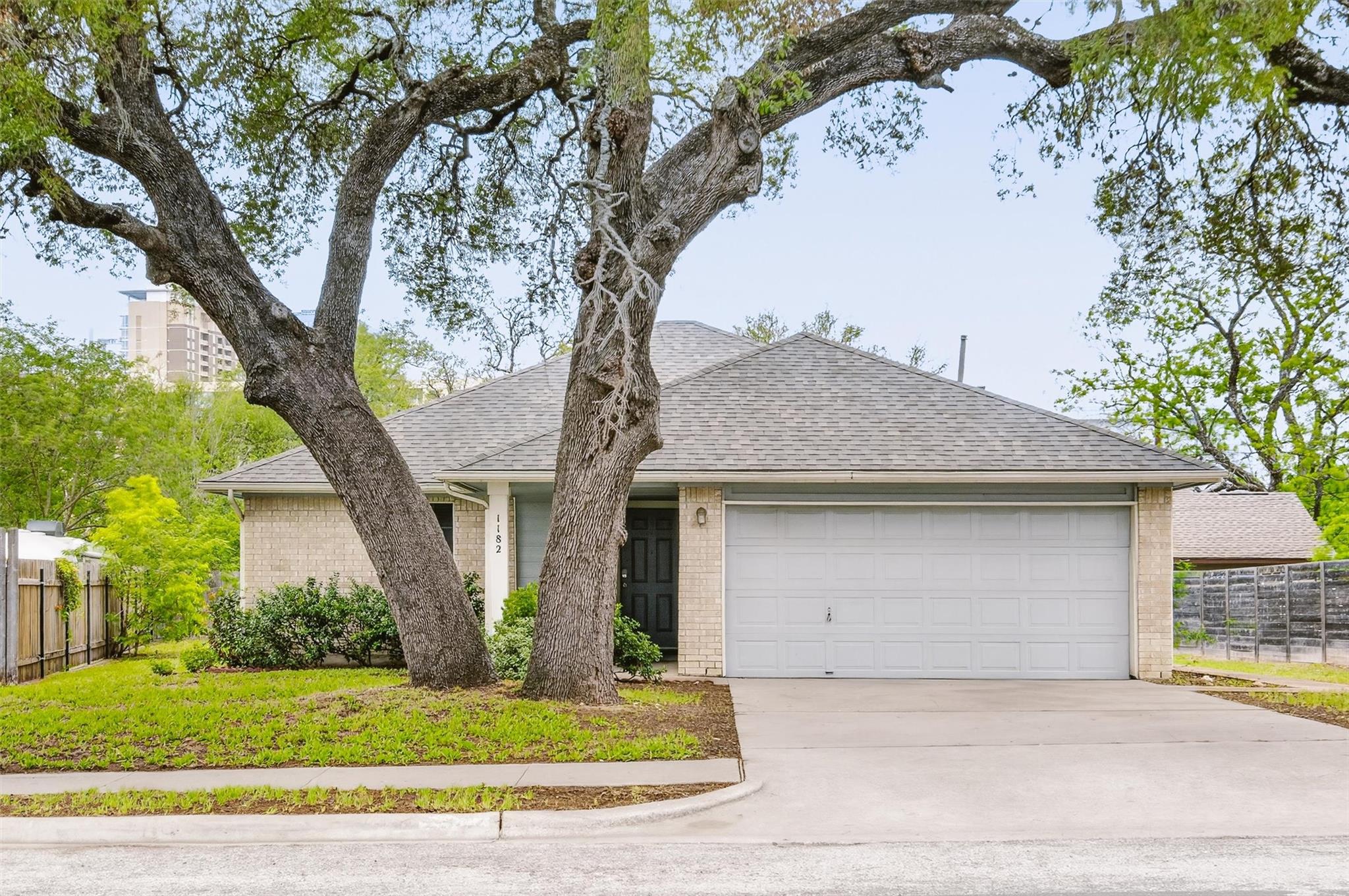 1182 Waller St, Austin, TX 78702