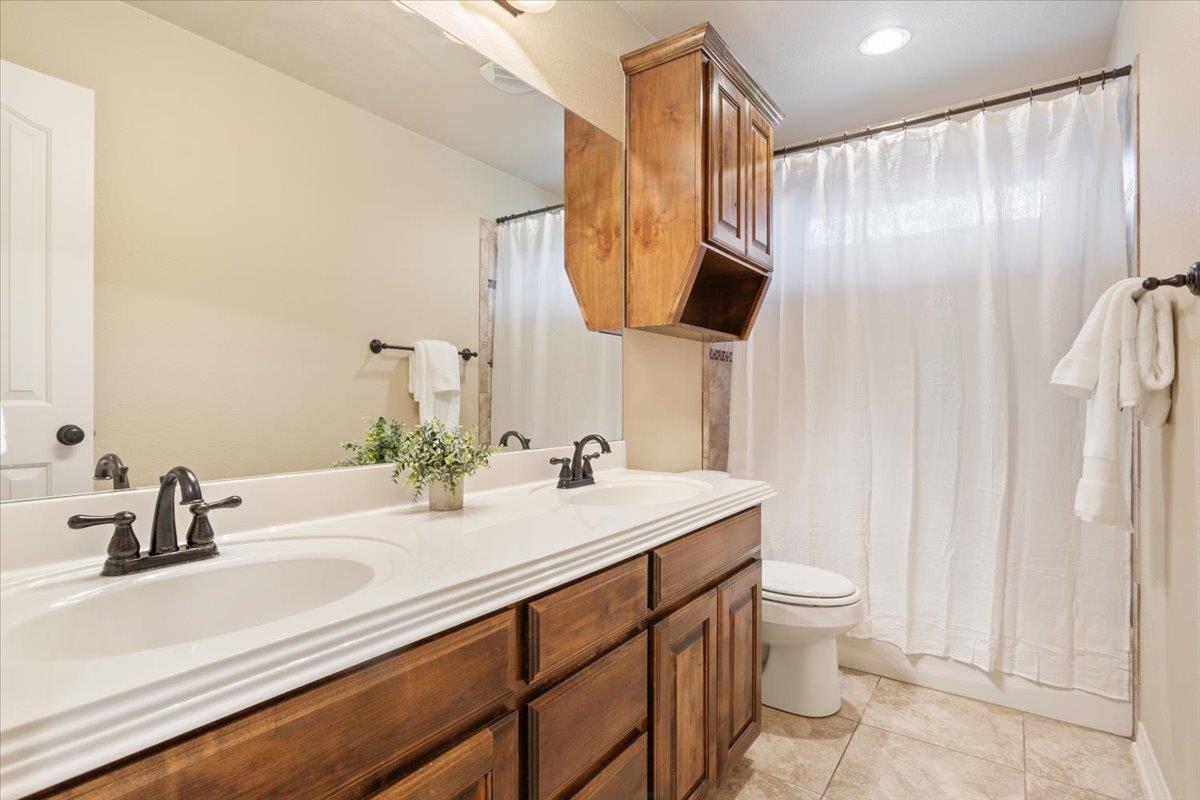 910 Ridgeoak Dr, Belton, TX 76513