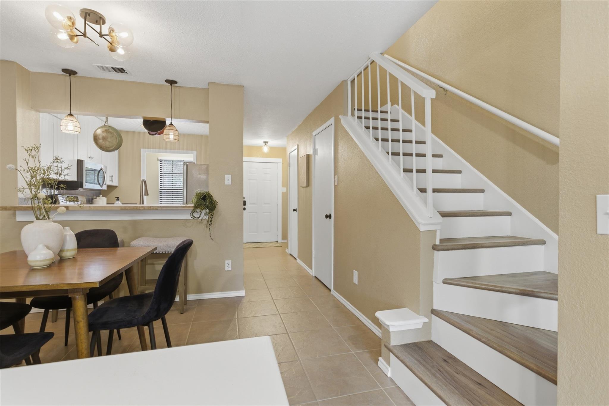 11821 Bittern Holw # 16, Austin, TX 78758