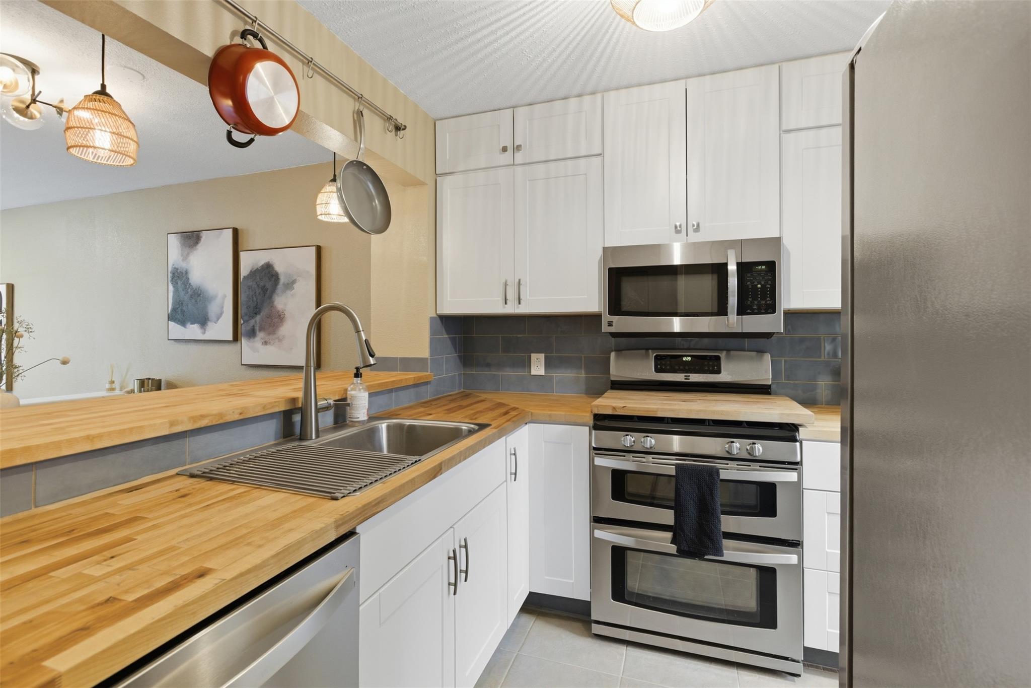 11821 Bittern Holw # 16, Austin, TX 78758