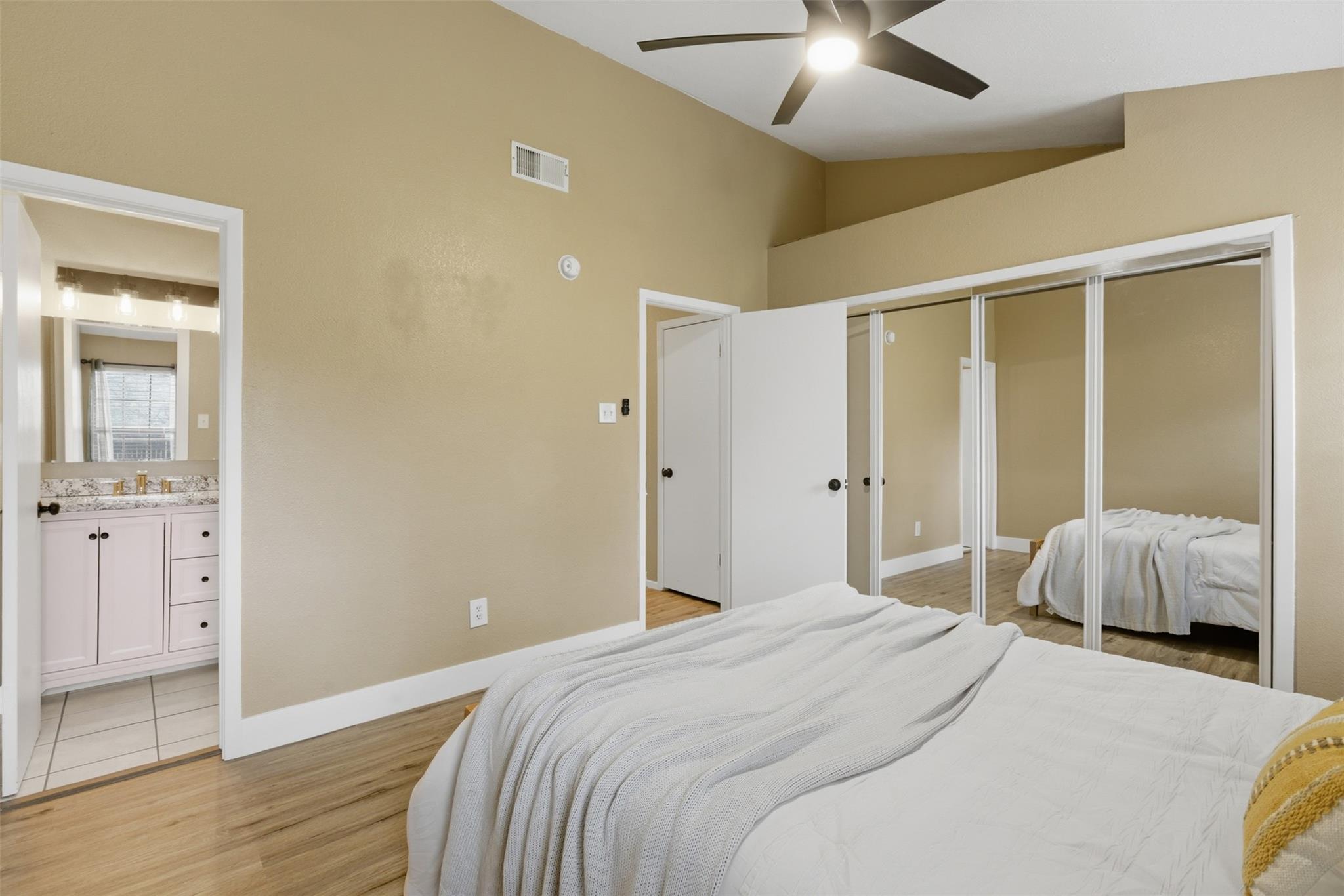 11821 Bittern Holw # 16, Austin, TX 78758