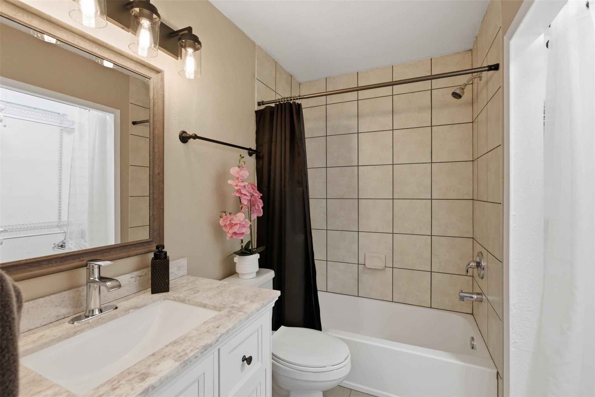 11821 Bittern Holw # 16, Austin, TX 78758