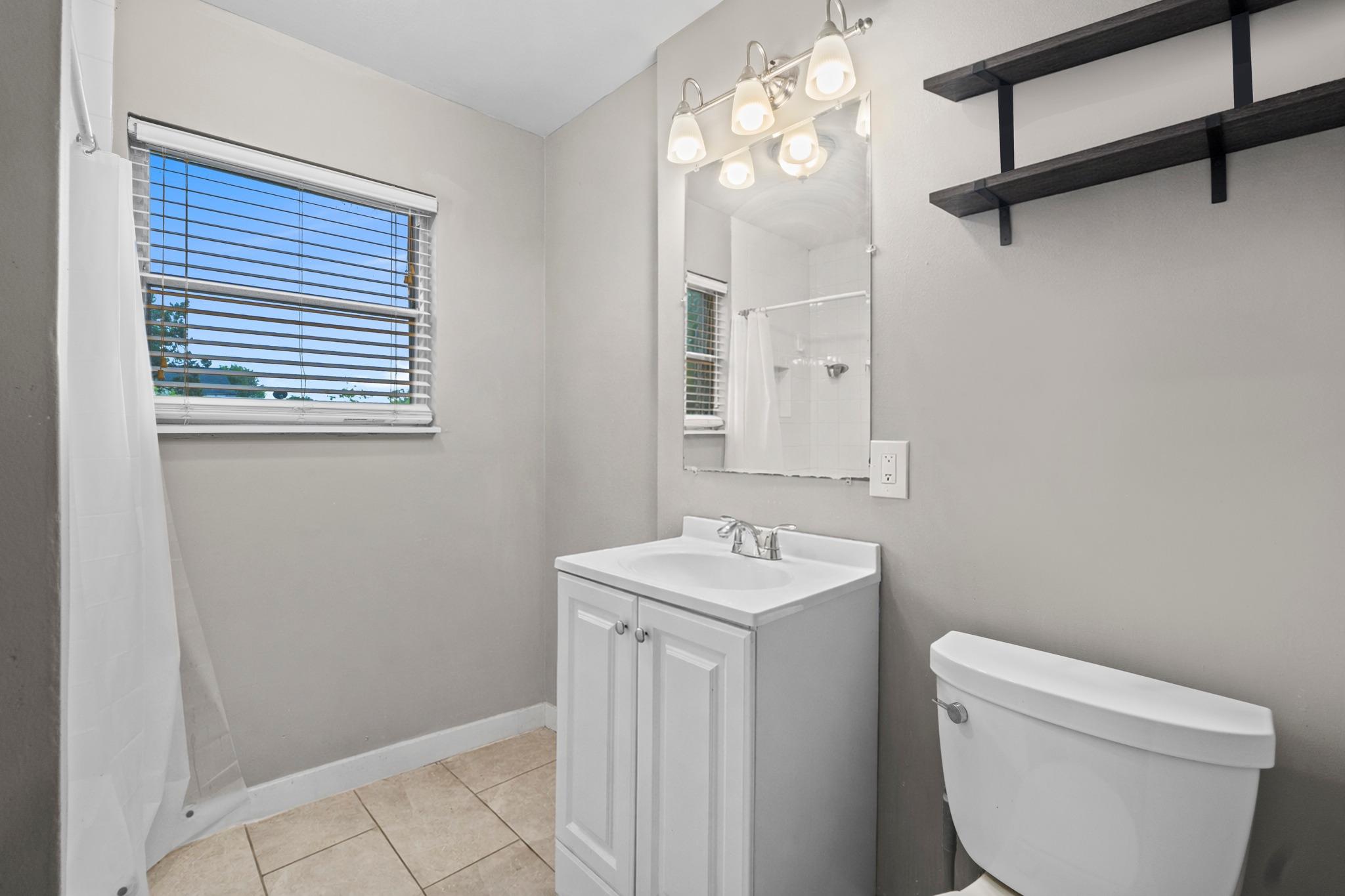 203 E Lola Dr, Austin, TX 78753